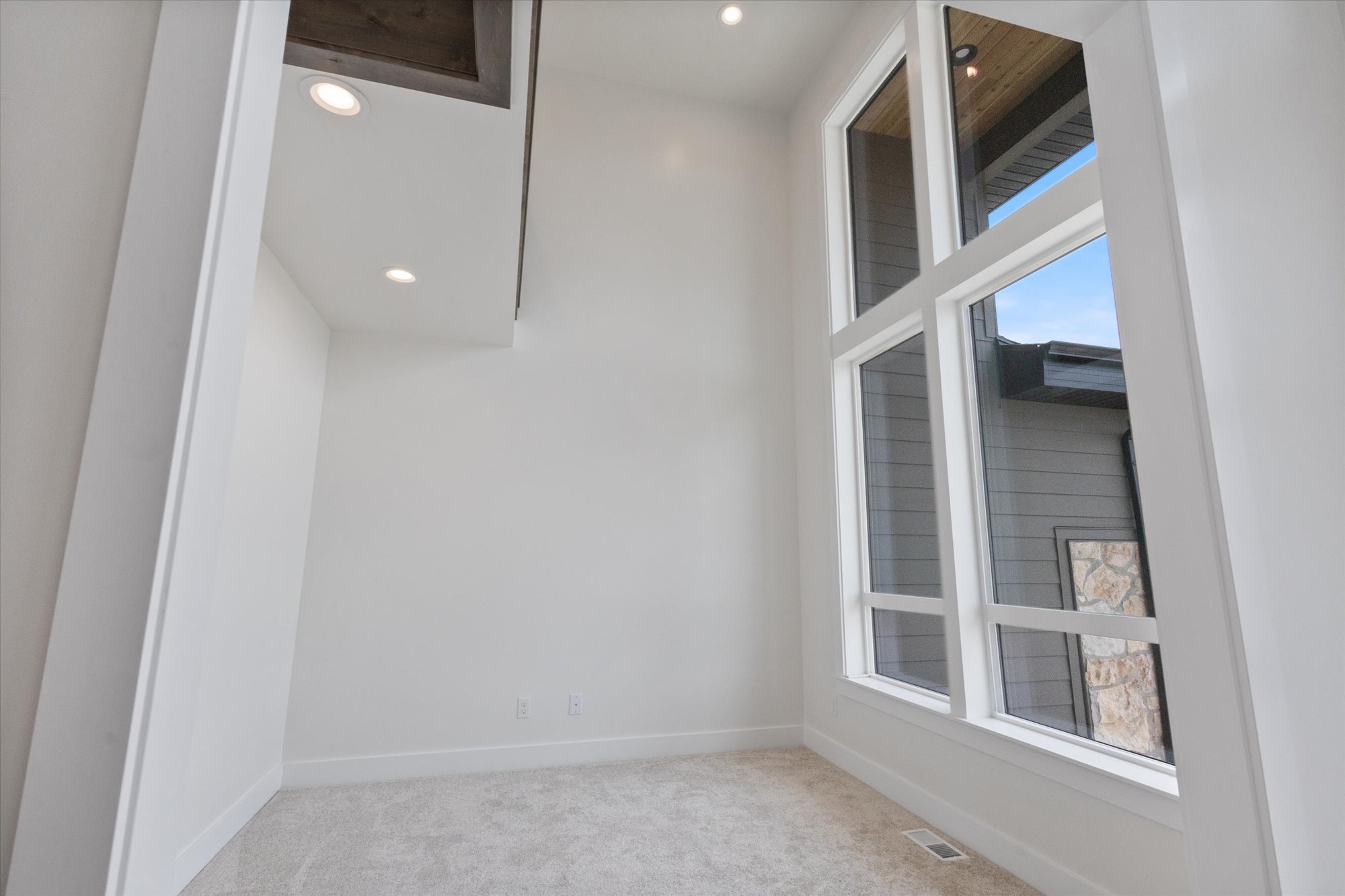 Heber, Utah, 84032, United States, 5 Bedrooms Bedrooms, ,3 BathroomsBathrooms,Residential,For Sale,1976197