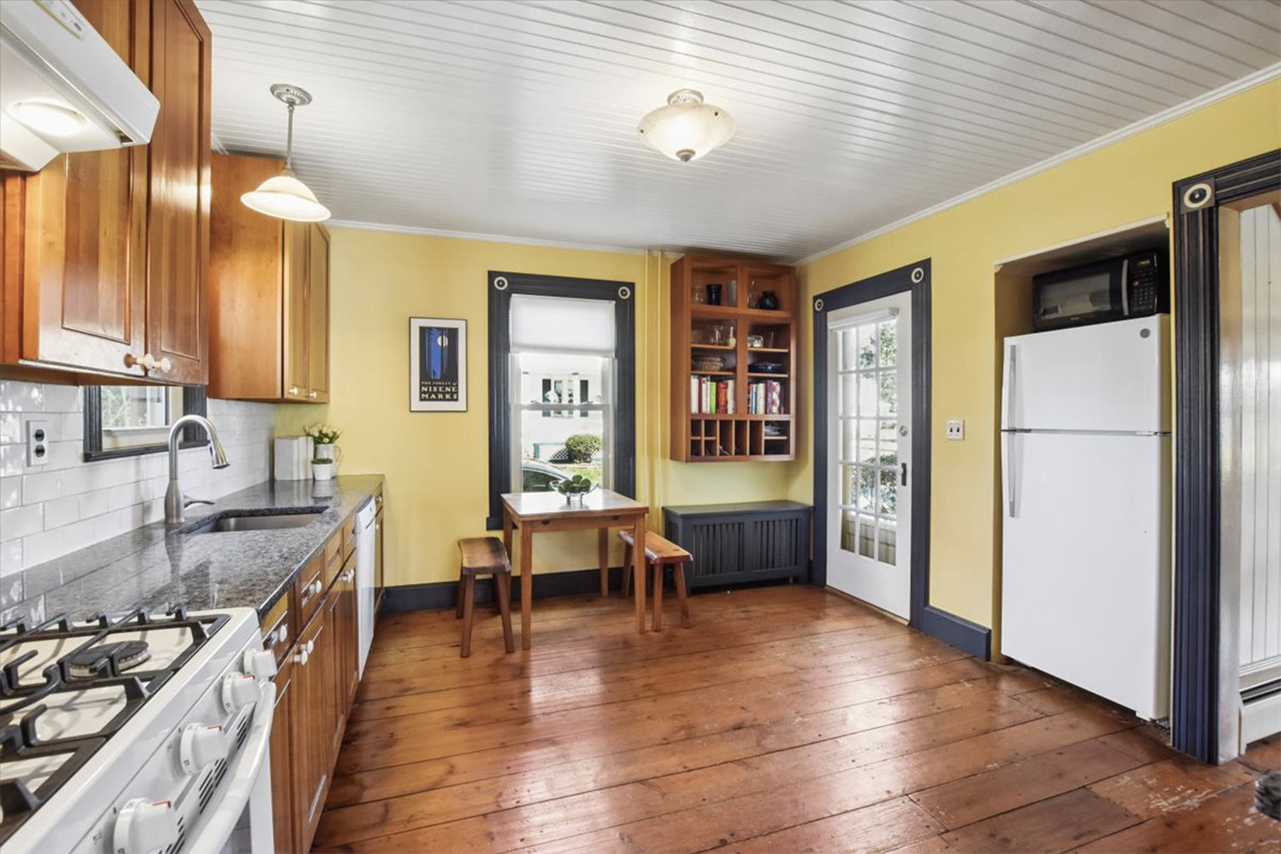  Classic Architectural Details in the Heart of Annandale - 物件實景