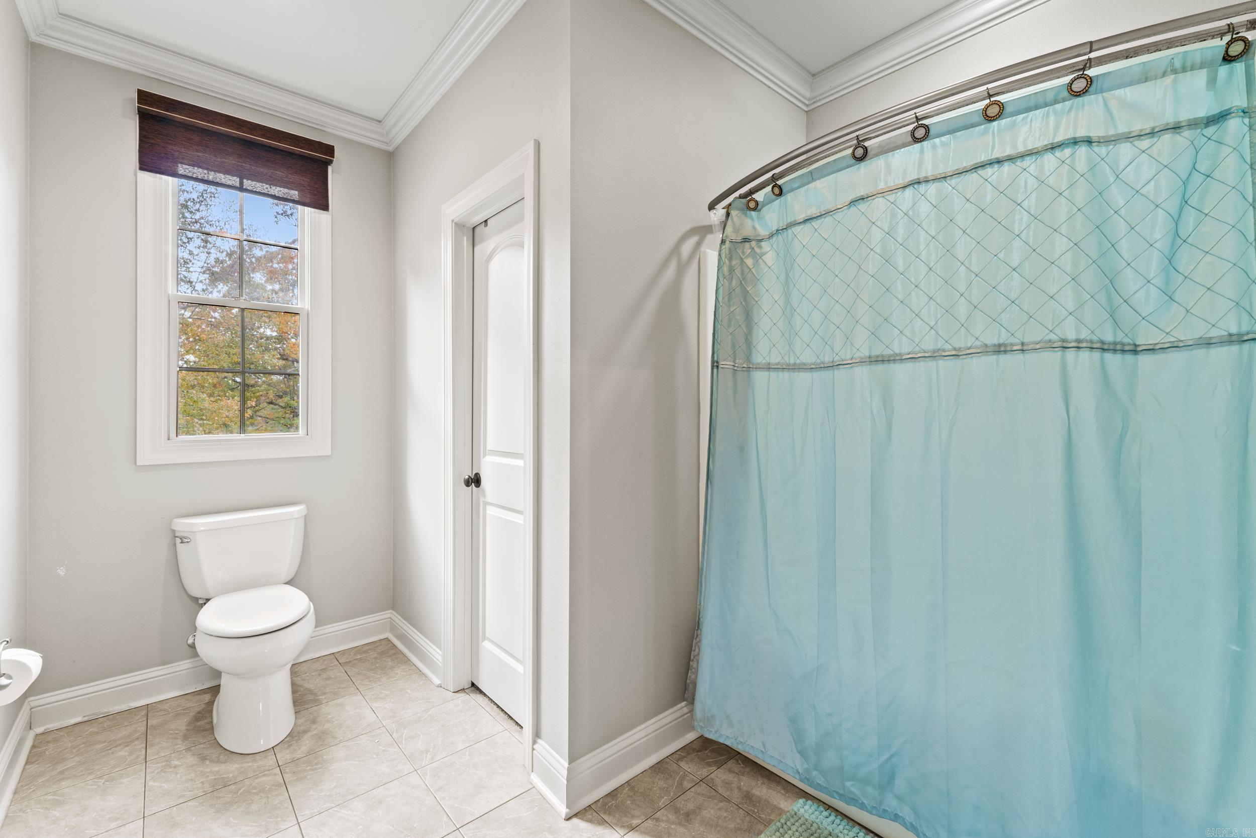 Benton, Arkansas, 72019, United States, 5 Bedrooms Bedrooms, ,5 BathroomsBathrooms,Residential,For Sale,1994401