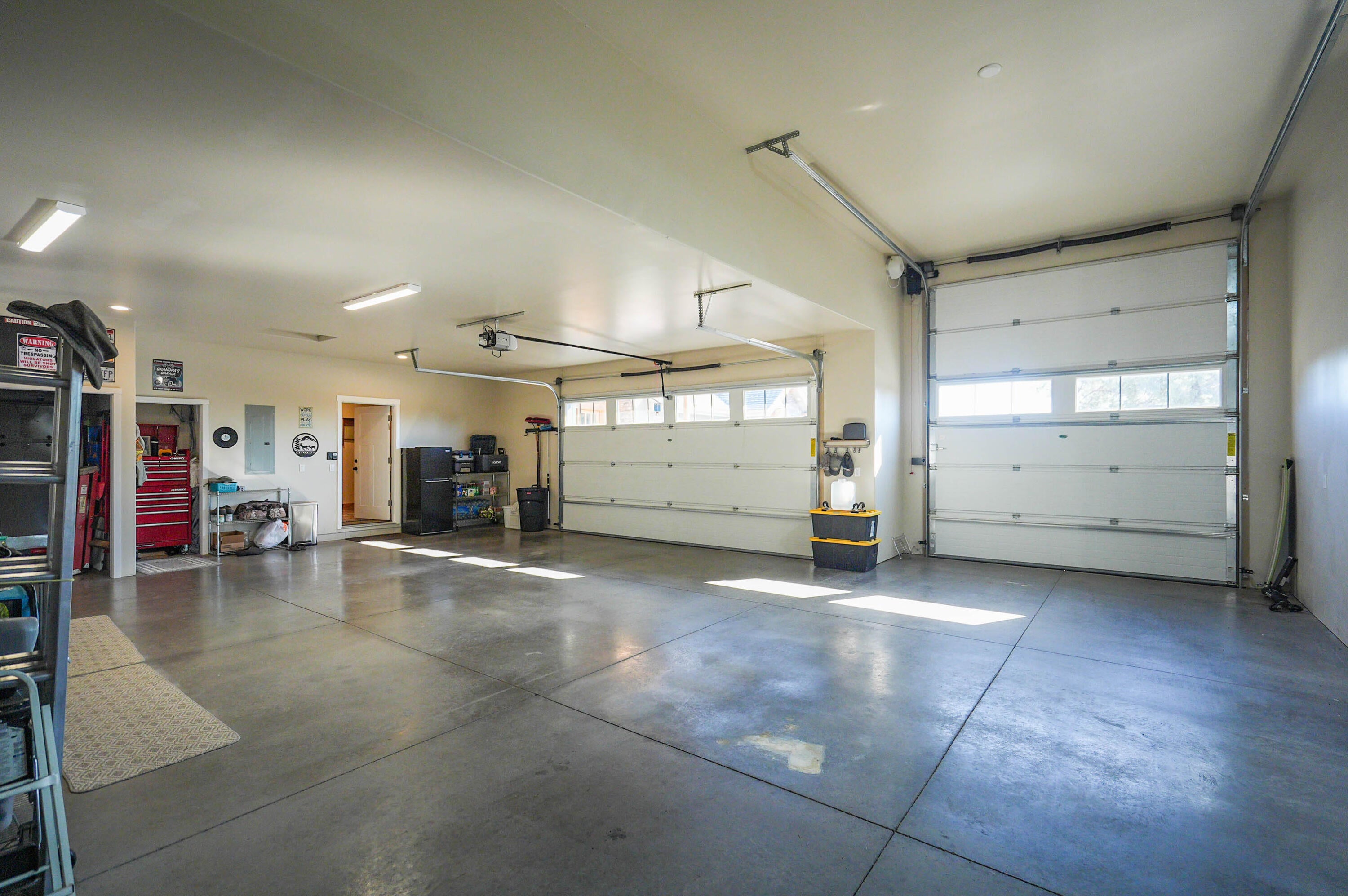 Klamath Falls, Oregon, 97601, United States, 3 Bedrooms Bedrooms, ,4 BathroomsBathrooms,Residential,For Sale,1940970