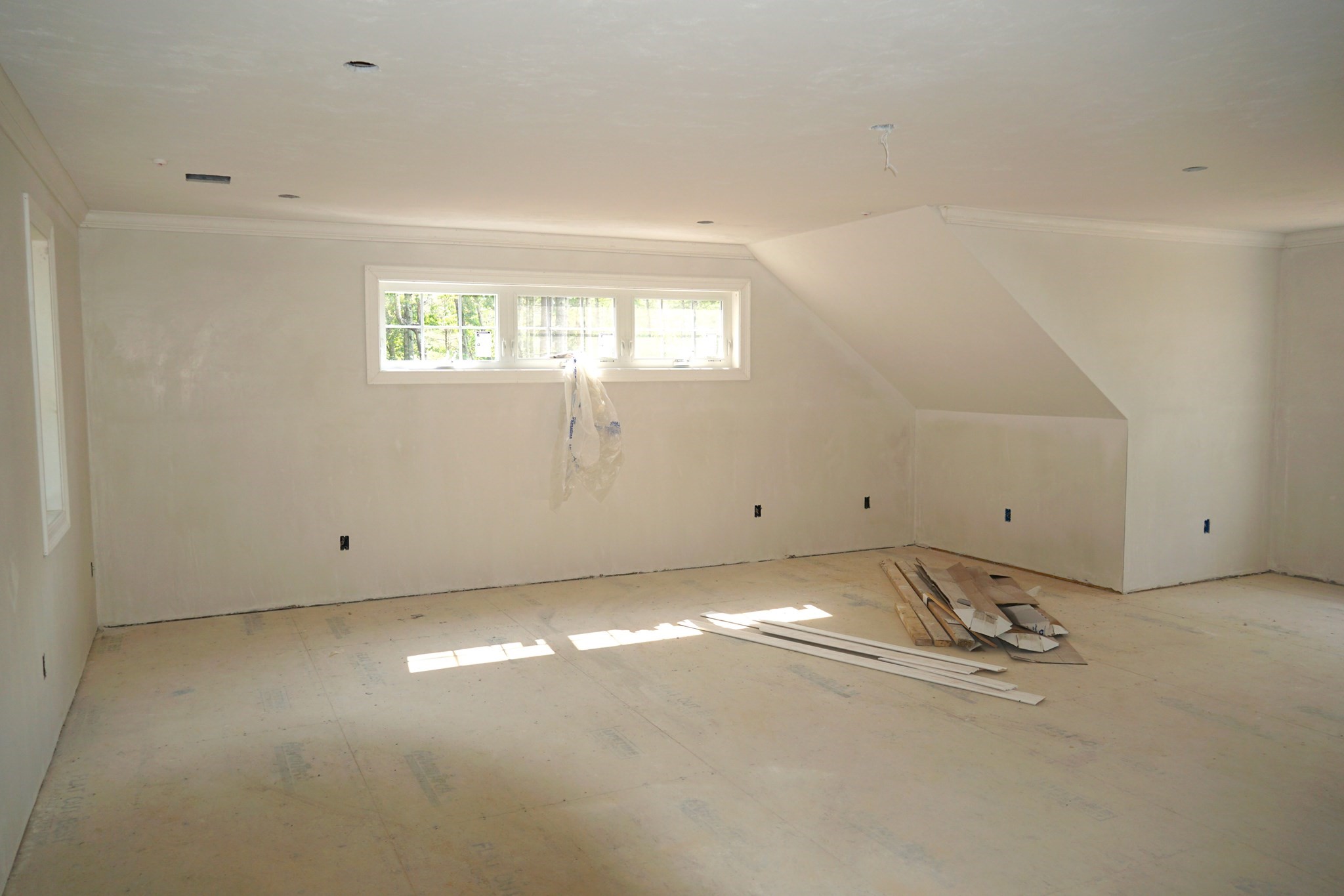 Norton, Massachusetts, 02766, United States, 4 Bedrooms Bedrooms, ,3 BathroomsBathrooms,Residential,For Sale,1981563