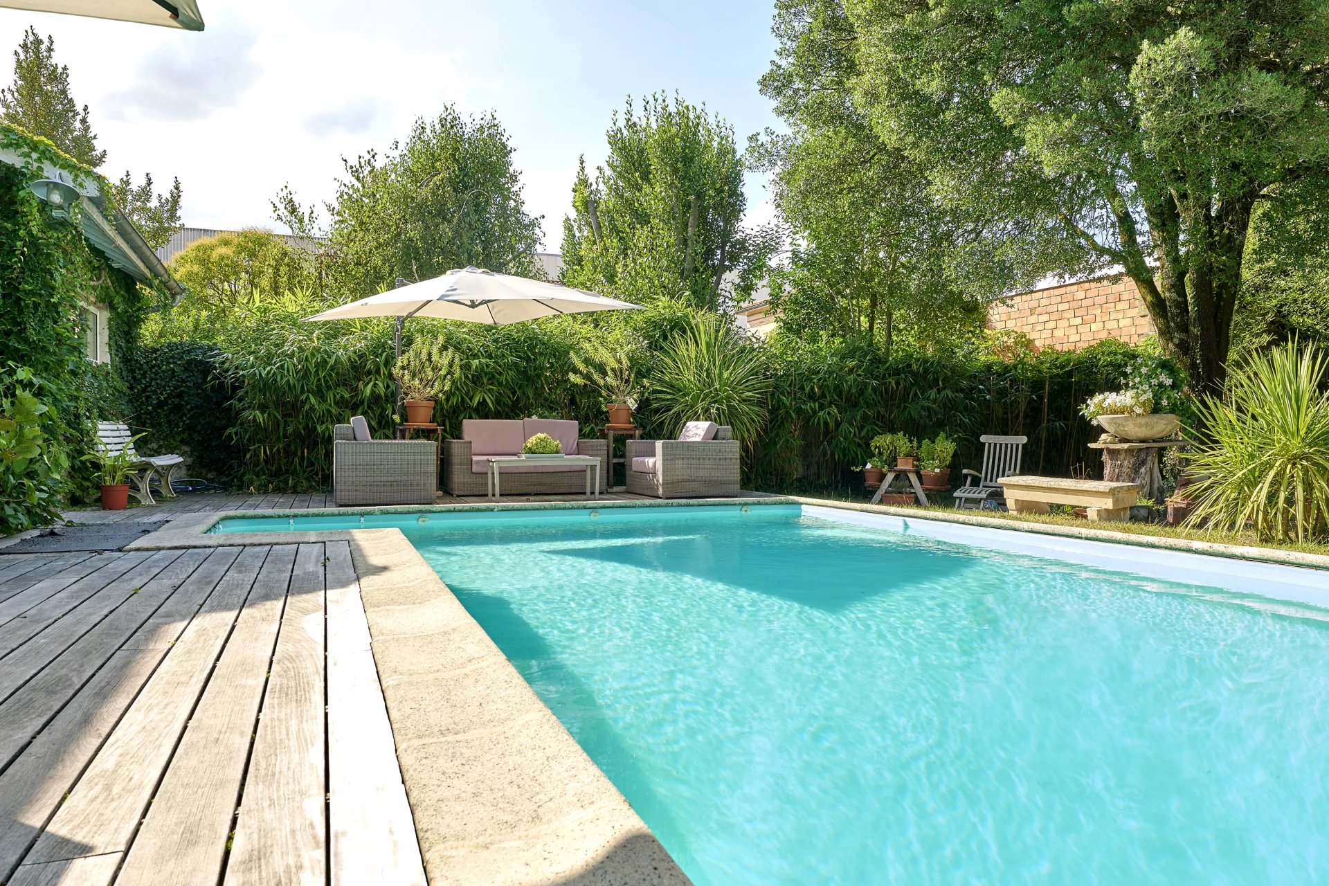 Bordeaux, New Aquitaine, 33000, FR, 5 Bedrooms Bedrooms, ,2 BathroomsBathrooms,Residential,For Sale,1668879