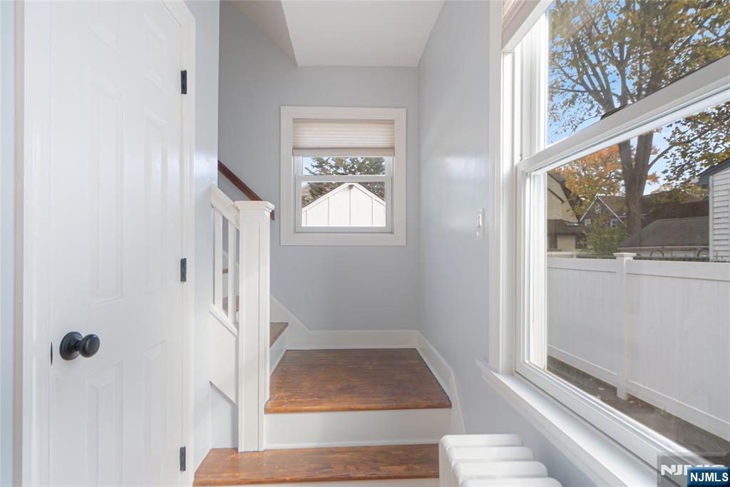 Teaneck, New Jersey, 07666, United States, 3 Bedrooms Bedrooms, ,2 BathroomsBathrooms,Residential,For Sale,1987513