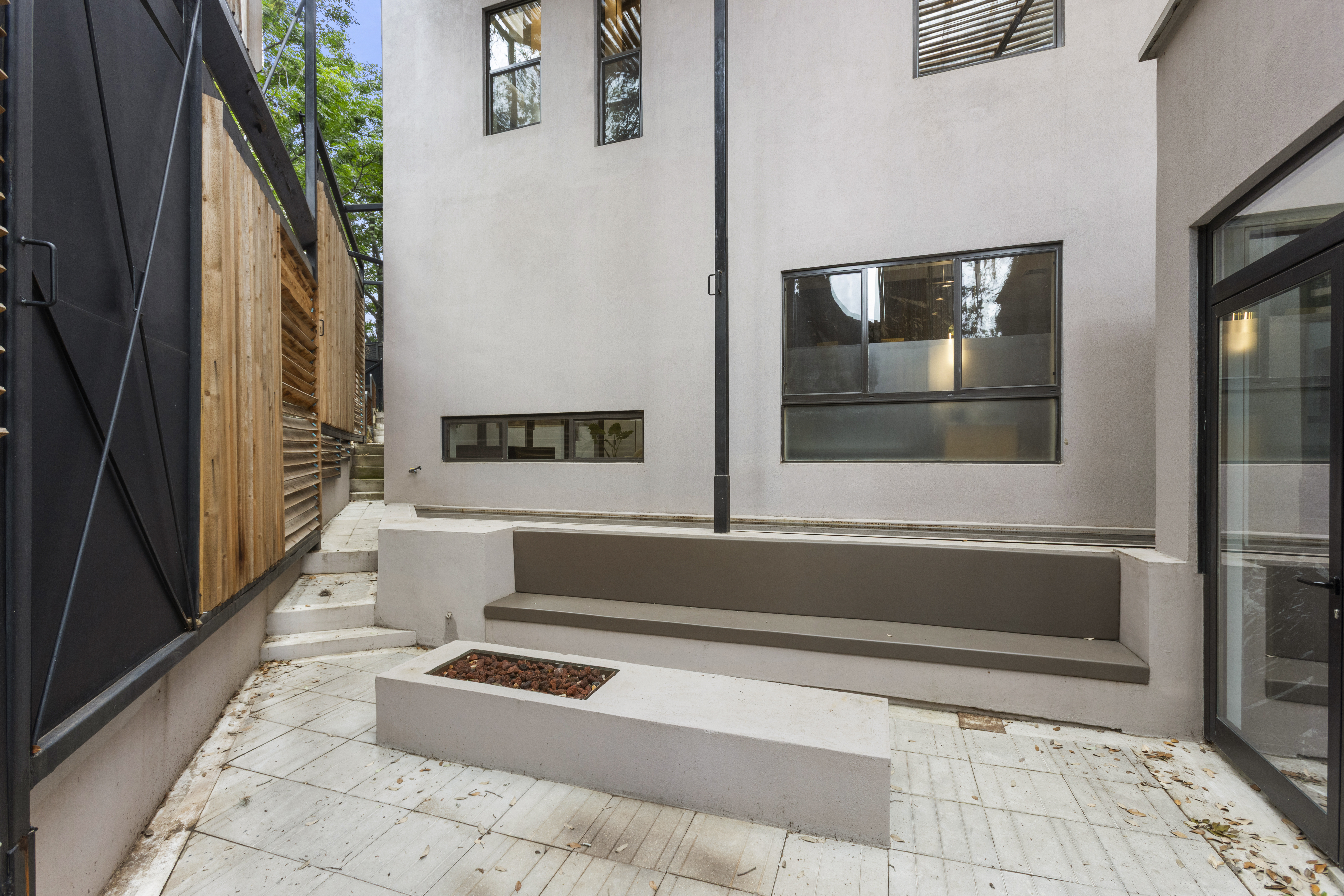  Architectural Masterpiece in Oak Hills - 物件實景