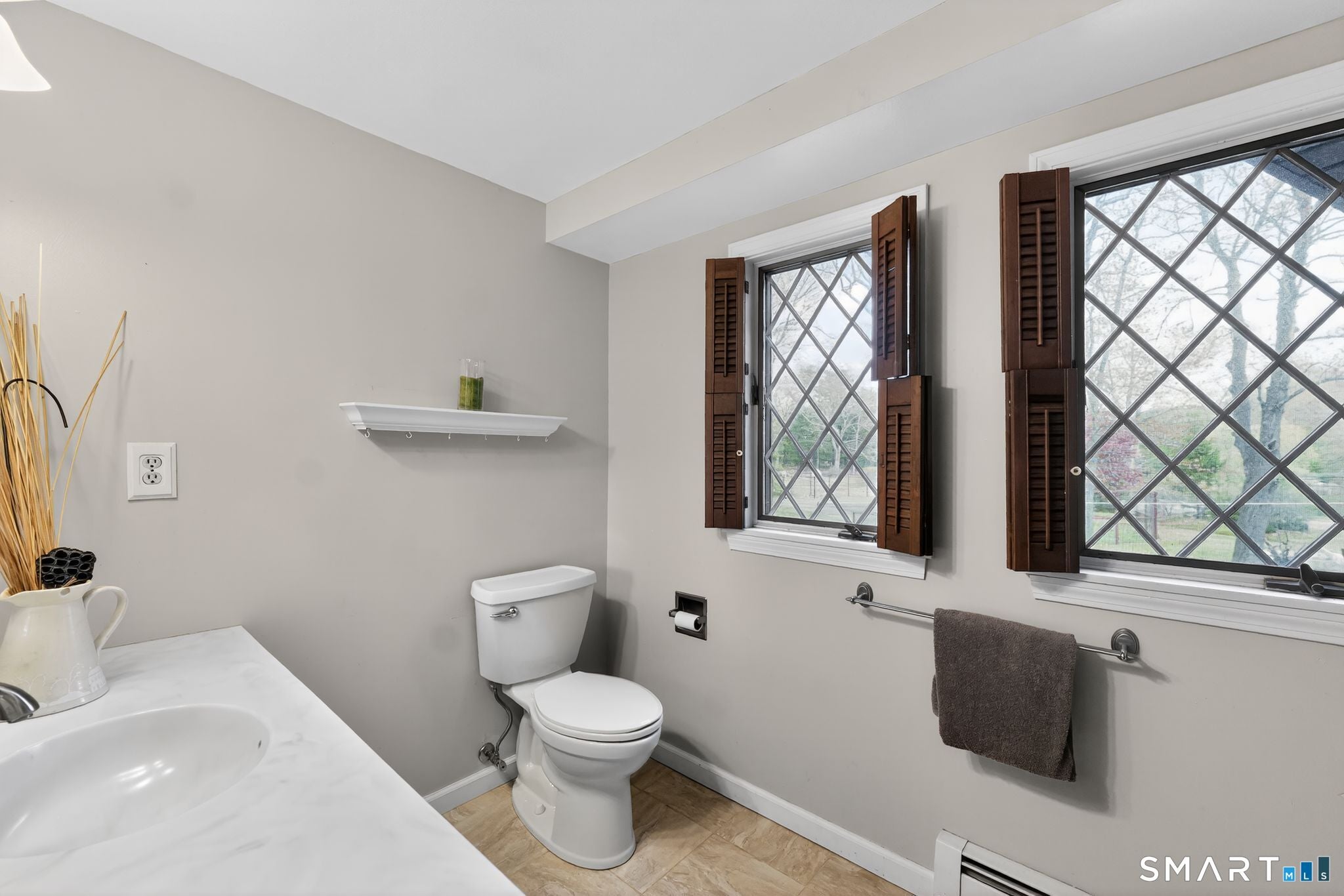 Tolland, Connecticut, 06084, United States, 3 Bedrooms Bedrooms, ,4 BathroomsBathrooms,Residential,For Sale,2043401