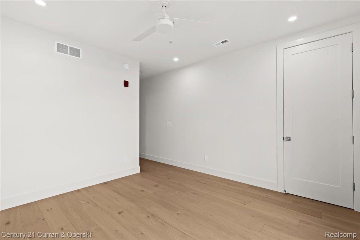 Northville, Michigan, 48167, United States, 2 Bedrooms Bedrooms, ,2 BathroomsBathrooms,Residential,For Sale,1701304