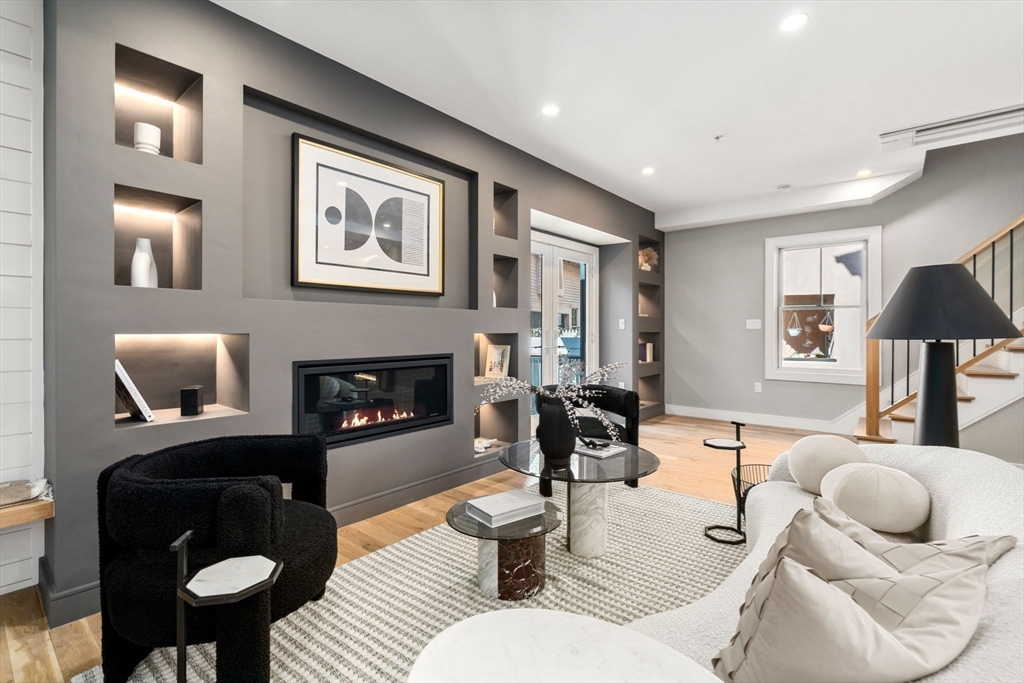 Brookline, Massachusetts, 02445, United States, 3 Bedrooms Bedrooms, ,4 BathroomsBathrooms,Residential,For Sale,1760278
