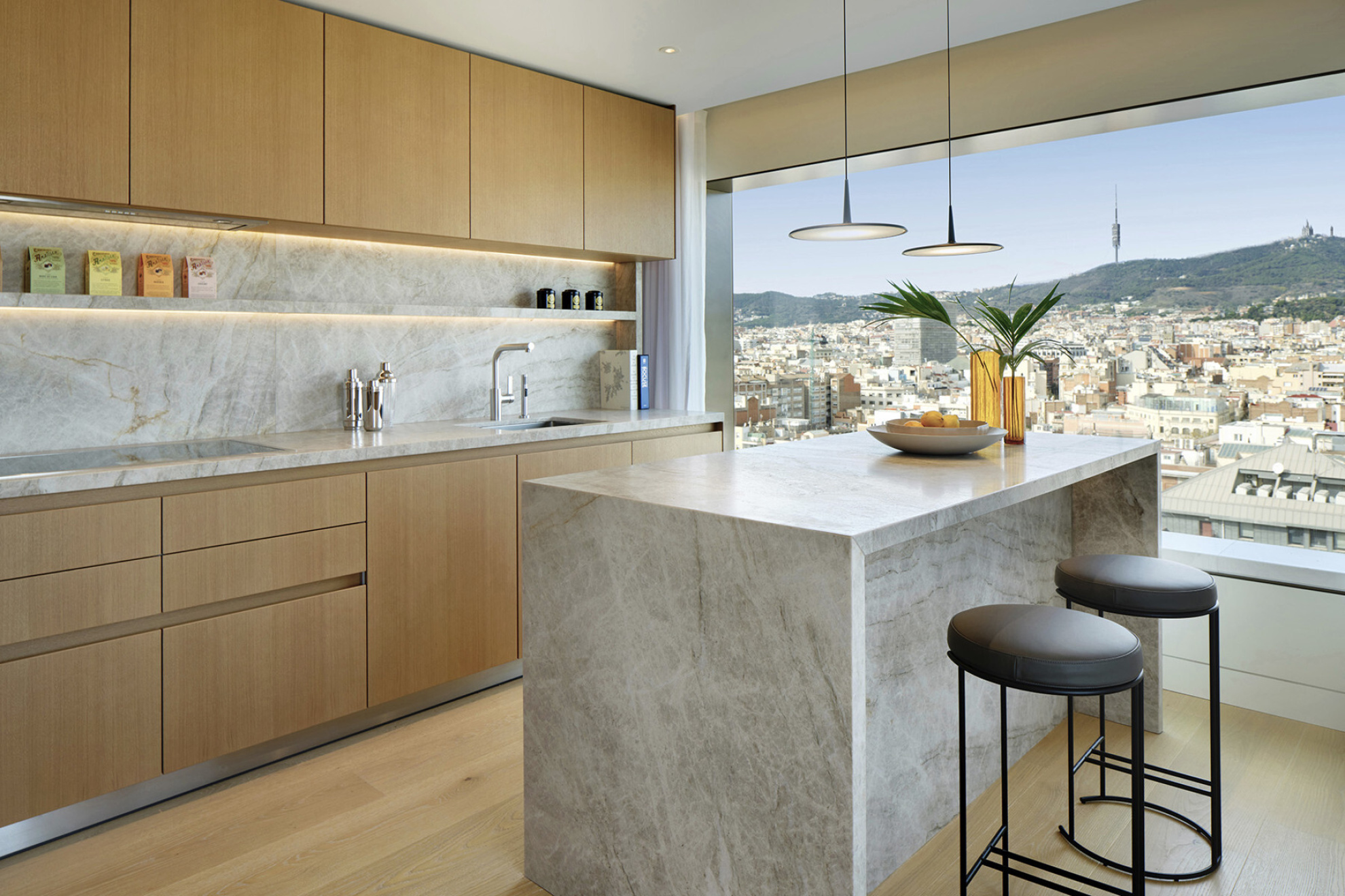  Mandarin Oriental Residences - 2 bedroom Grand View + office - 物件實景
