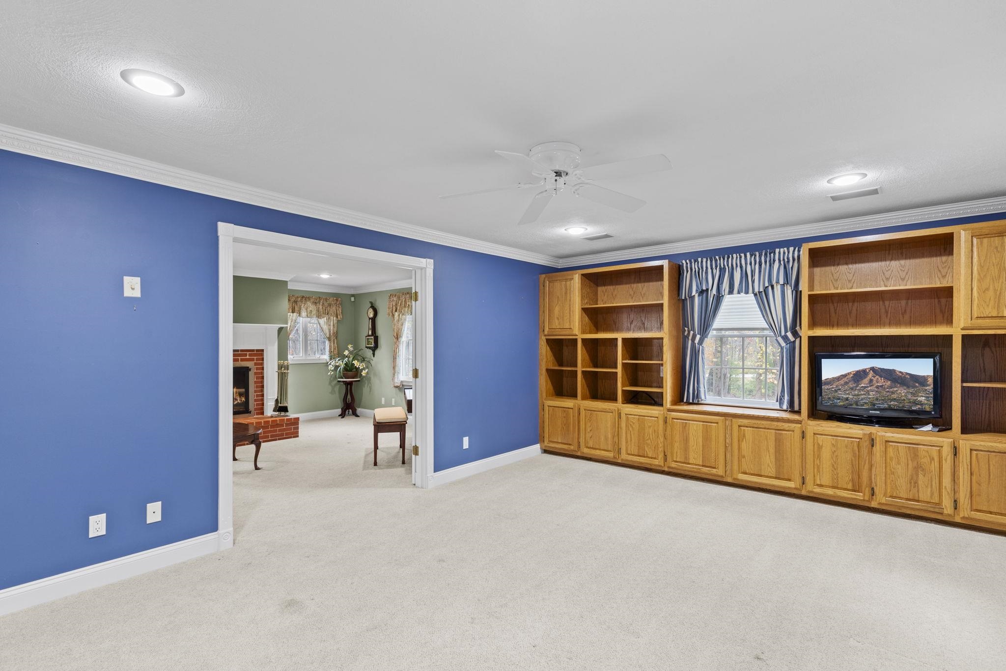 Rochester, New Hampshire, 03867, United States, 4 Bedrooms Bedrooms, ,1 BathroomBathrooms,Residential,For Sale,1985747