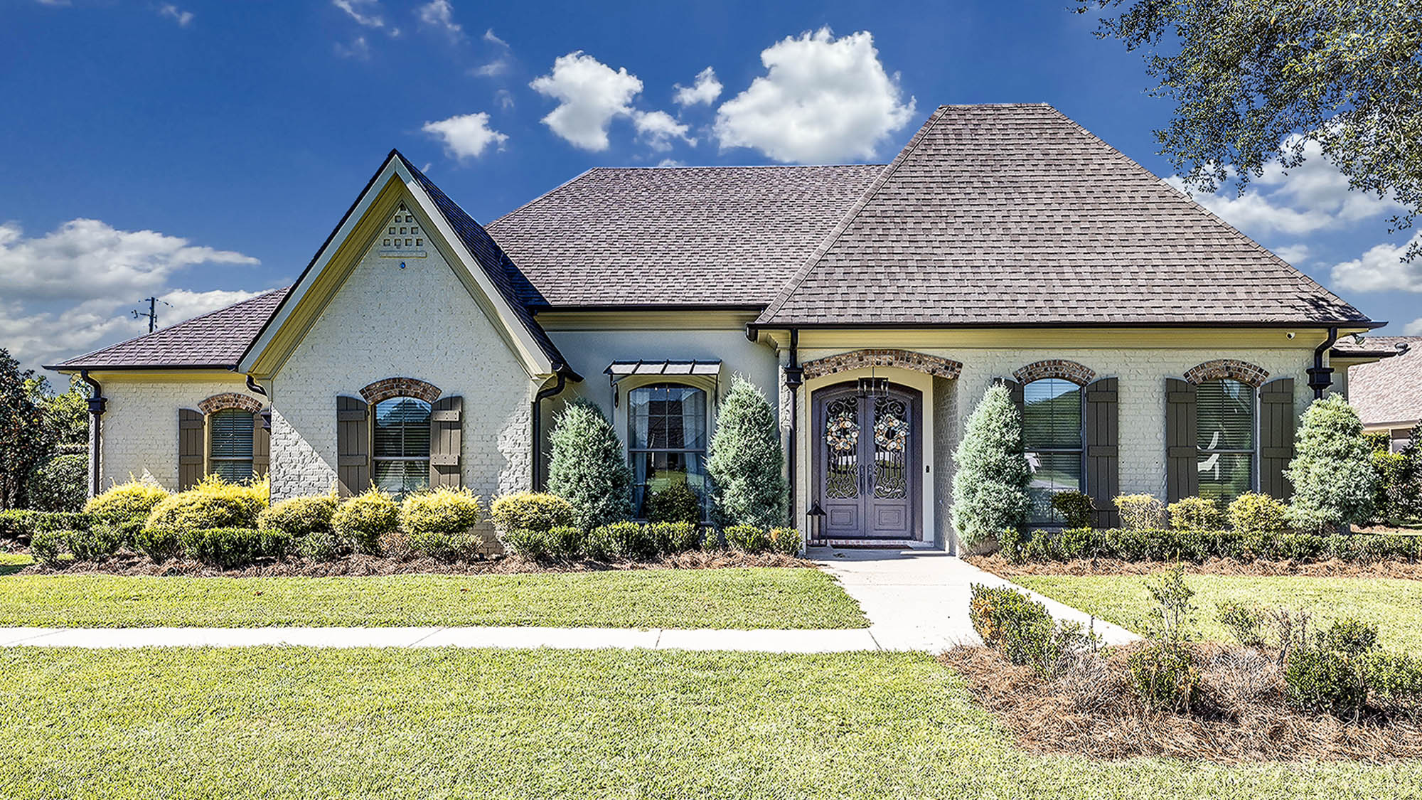 Houma, Louisiana, 70360, United States, 4 Bedrooms Bedrooms, ,5 BathroomsBathrooms,Residential,For Sale,1992086