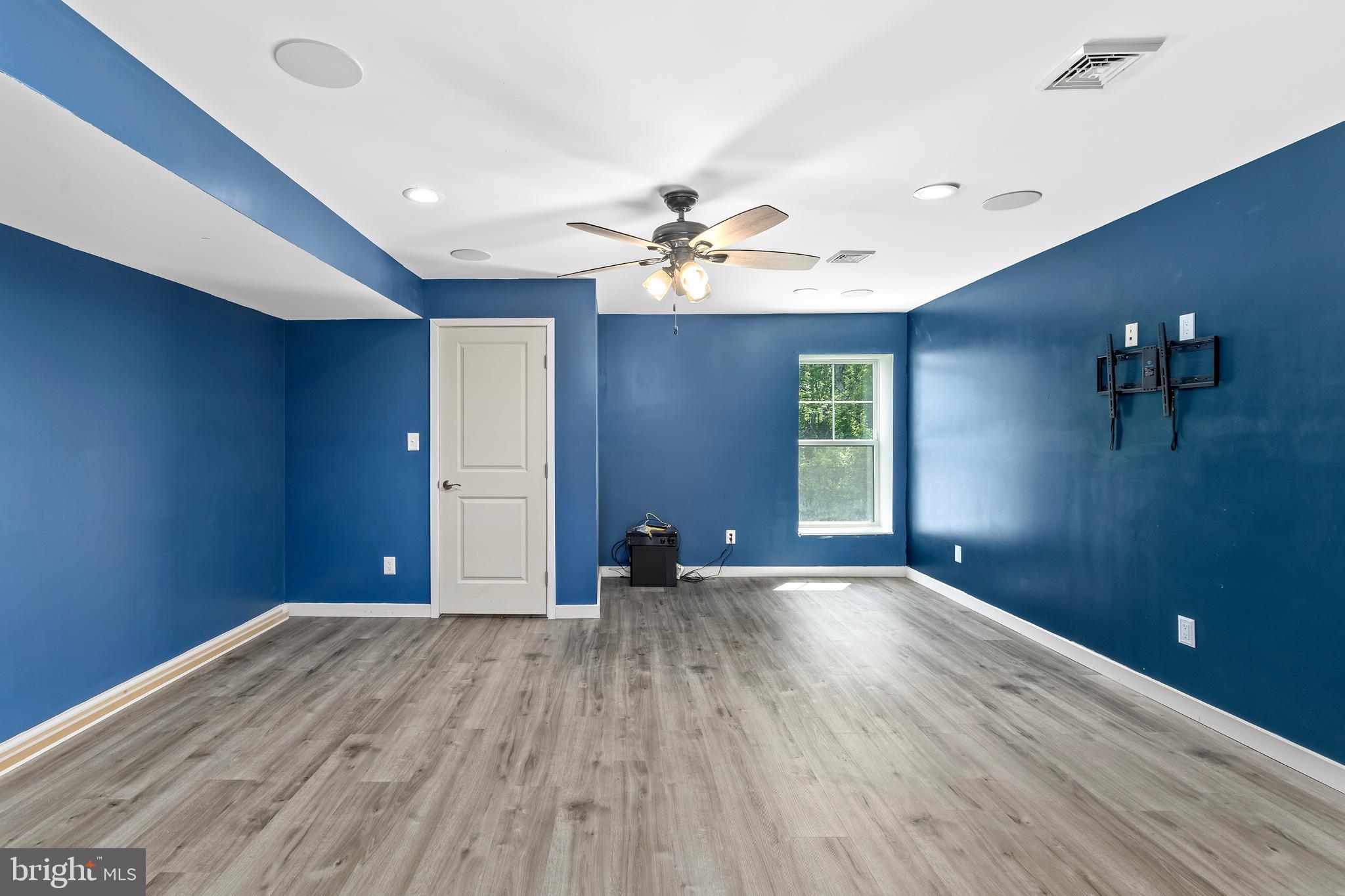 Fredericksburg, Virginia, 22407, United States, 6 Bedrooms Bedrooms, ,5 BathroomsBathrooms,Residential,For Sale,1914658