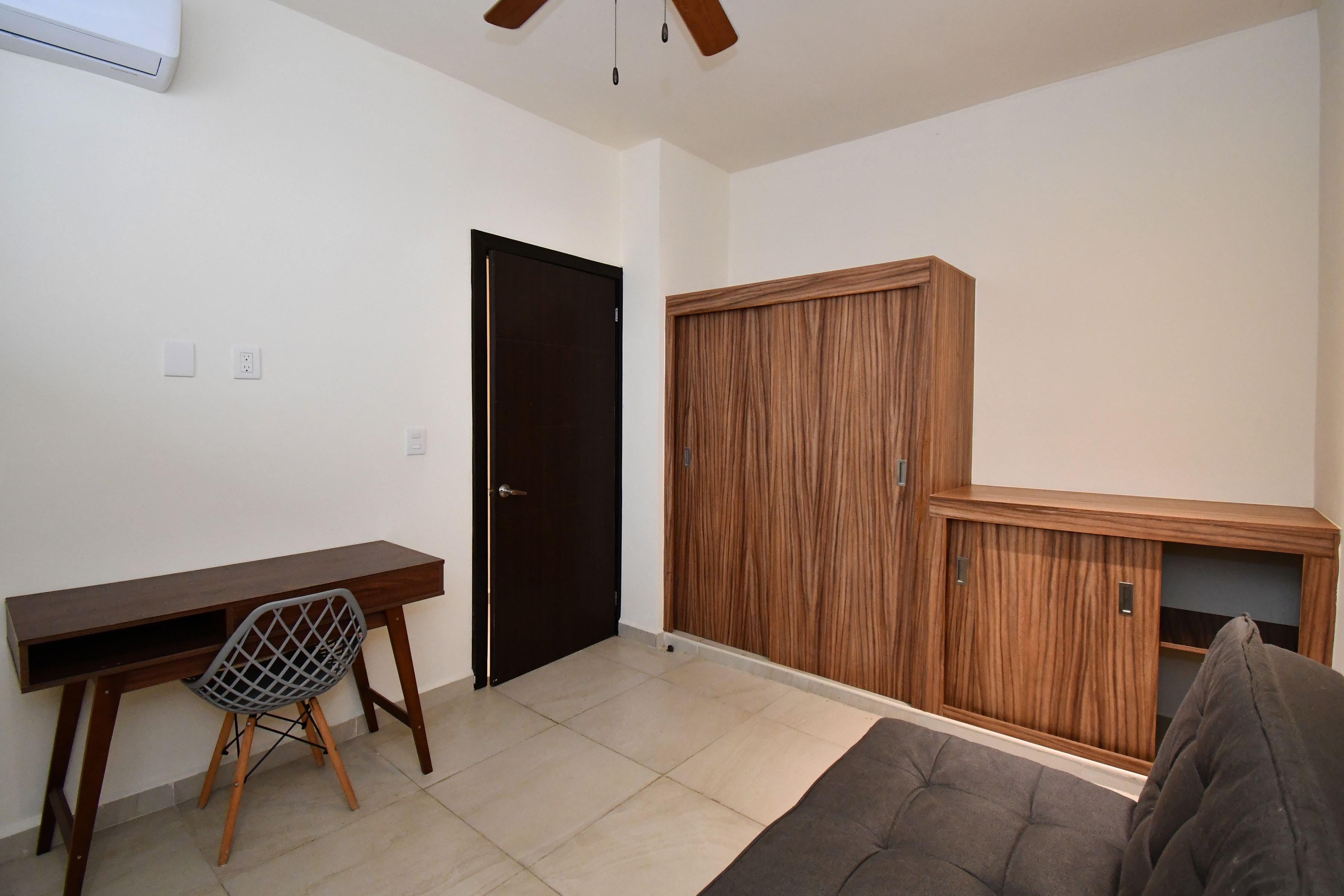  Modern Three-Bedroom Apartment with Terrace in Selvanova, Coto 8 - 物件實景