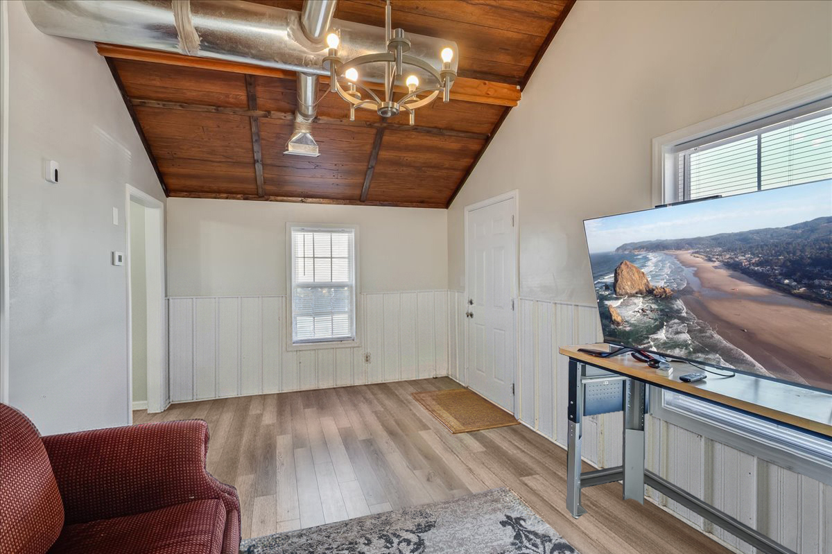 Cheyenne, Wyoming, 82001, United States, 4 Bedrooms Bedrooms, ,4 BathroomsBathrooms,Residential,For Sale,1978140