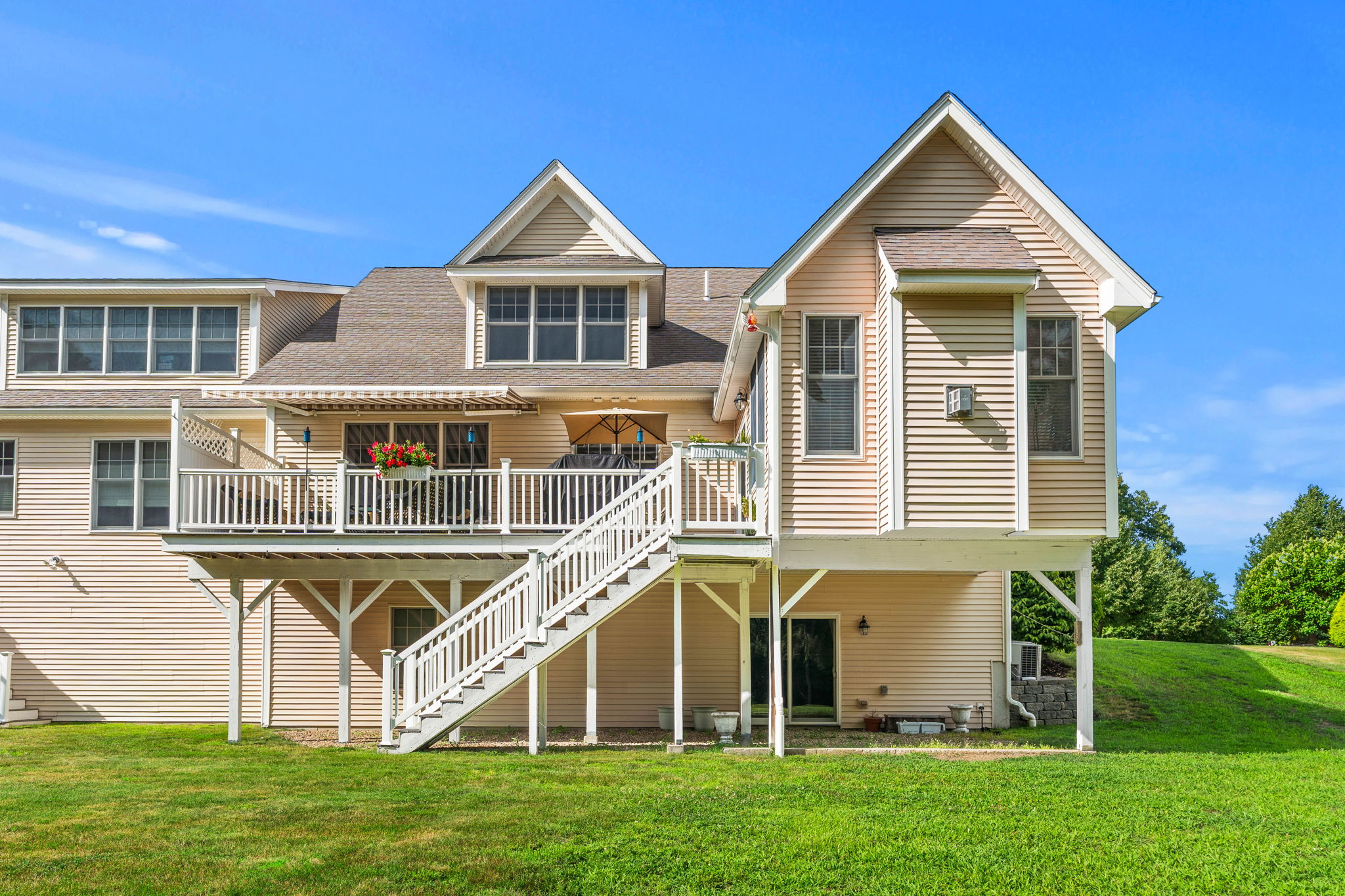  11 Riverview Hts, Amesbury, MA, 01913 - 物件實景