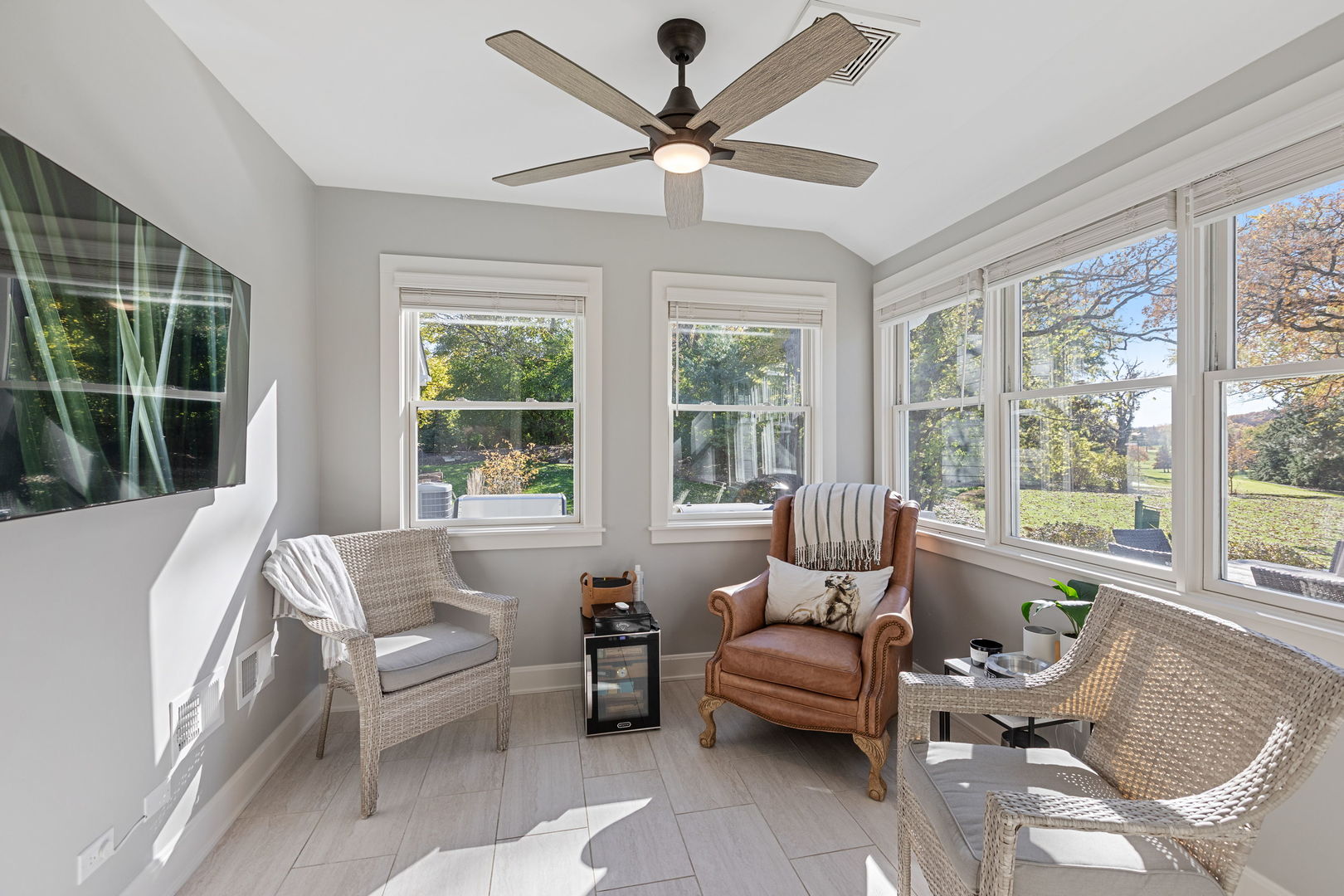 North Barrington, Illinois, 60010, United States, 3 Bedrooms Bedrooms, ,3 BathroomsBathrooms,Residential,For Sale,1987607