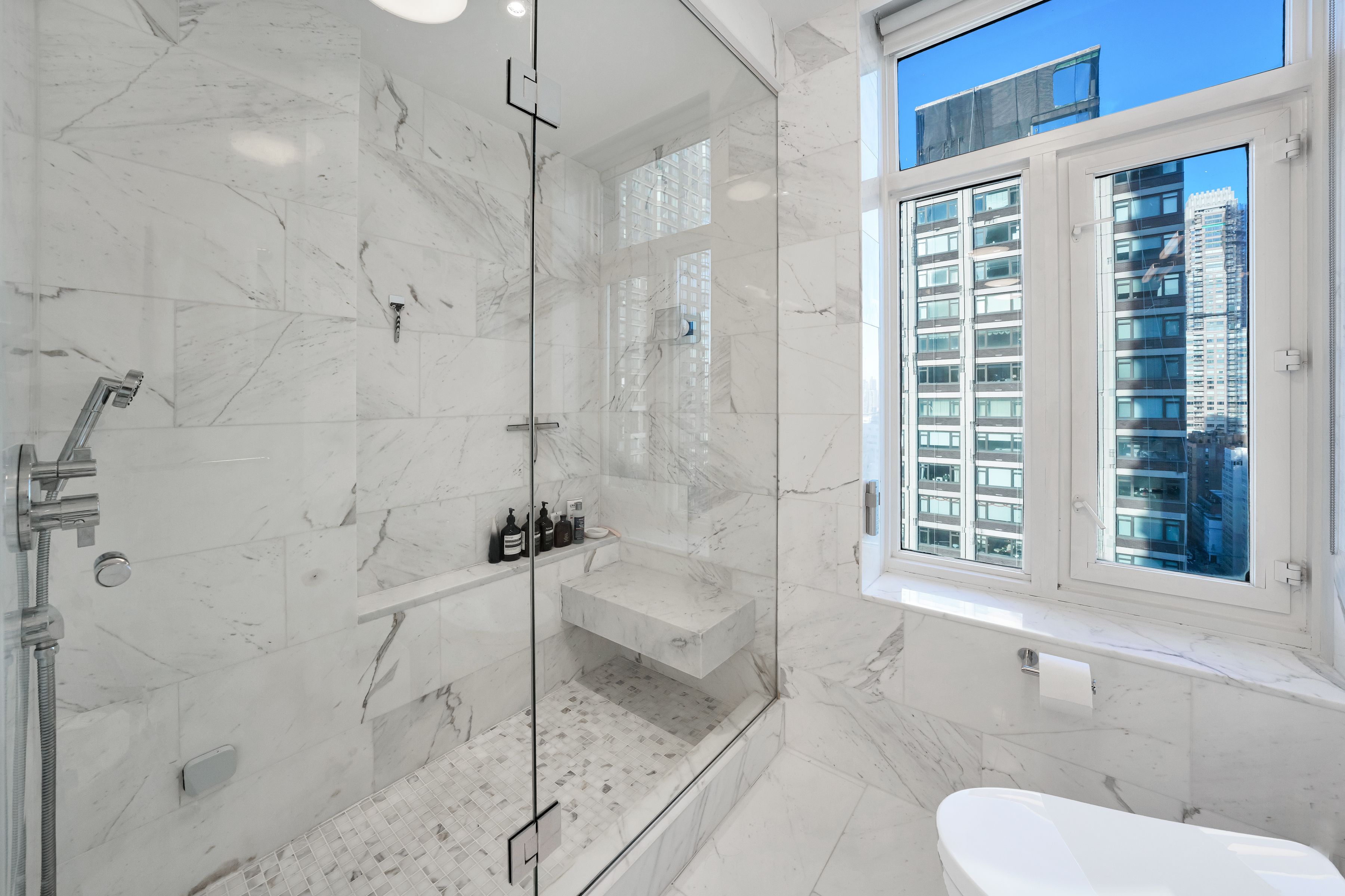  188 East 64th Street, 2506 - 物件實景