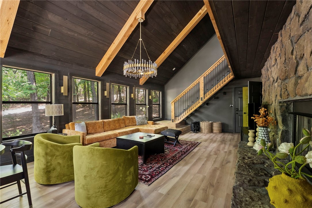 Fayetteville, Arkansas, 72703, United States, 2 Bedrooms Bedrooms, ,3 BathroomsBathrooms,Residential,For Sale,1846597
