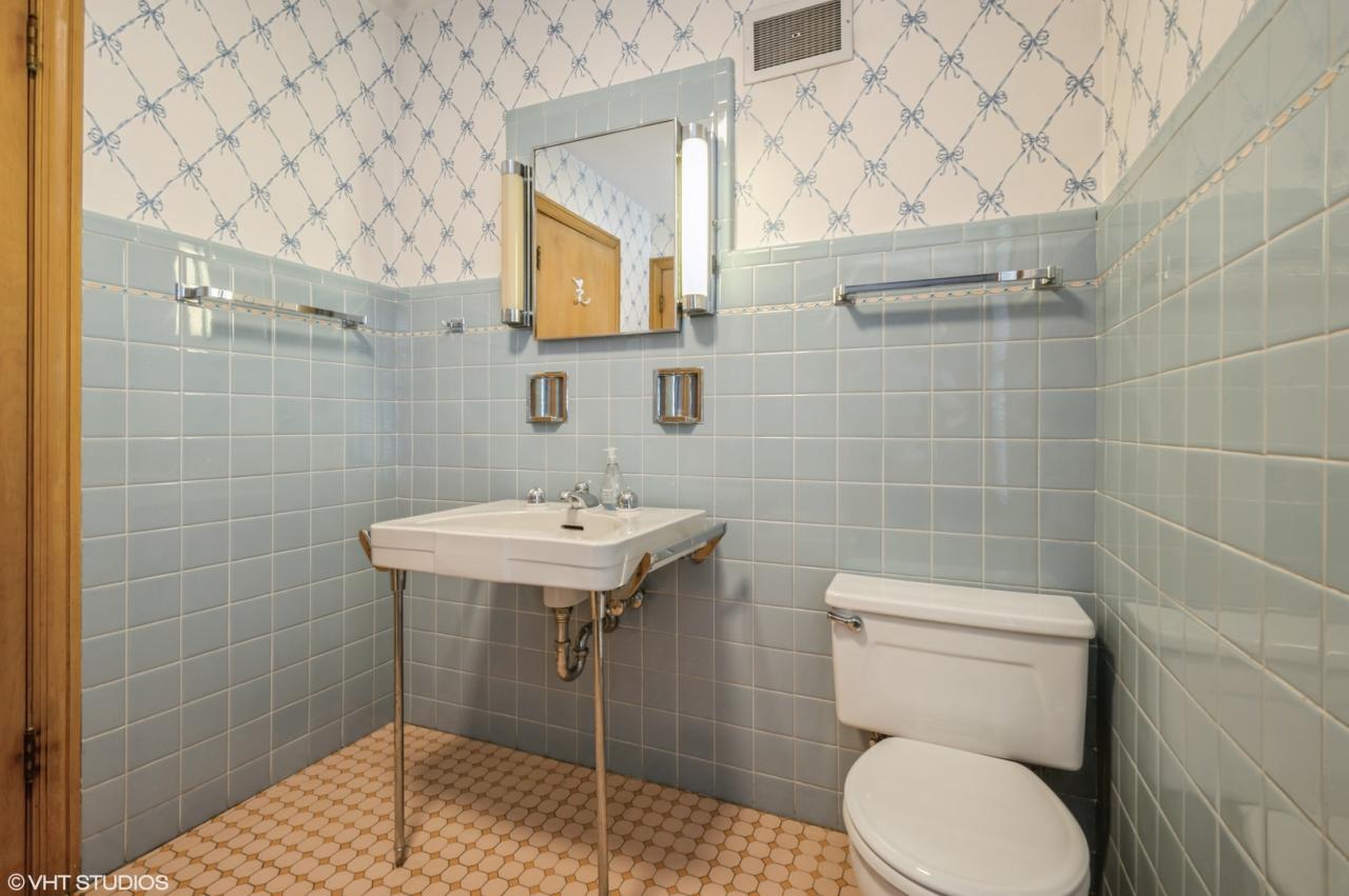 7527 W Wabansia Avenue W, Elmwood Park, Illinois, 60707, United States, 4 Bedrooms Bedrooms, ,4 BathroomsBathrooms,Residential,For Sale,7527 w wabansia AVE w,1635528
