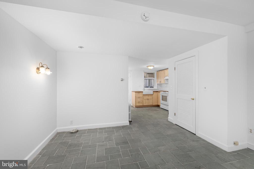 Washington, District of Columbia, 20003, United States, 3 Bedrooms Bedrooms, ,4 BathroomsBathrooms,Residential,For Sale,2048828
