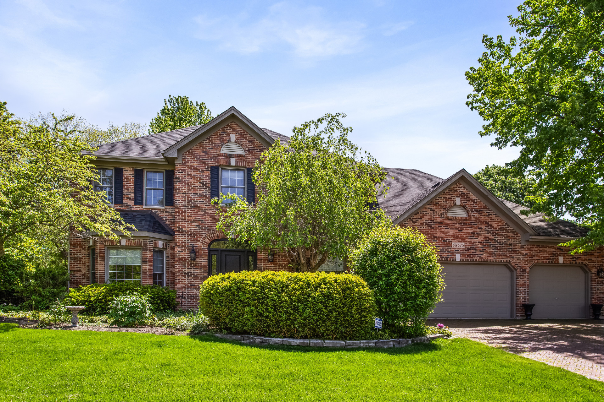  Stunning Corner Lot Brick and Cedar Georgian Estate - 物件實景