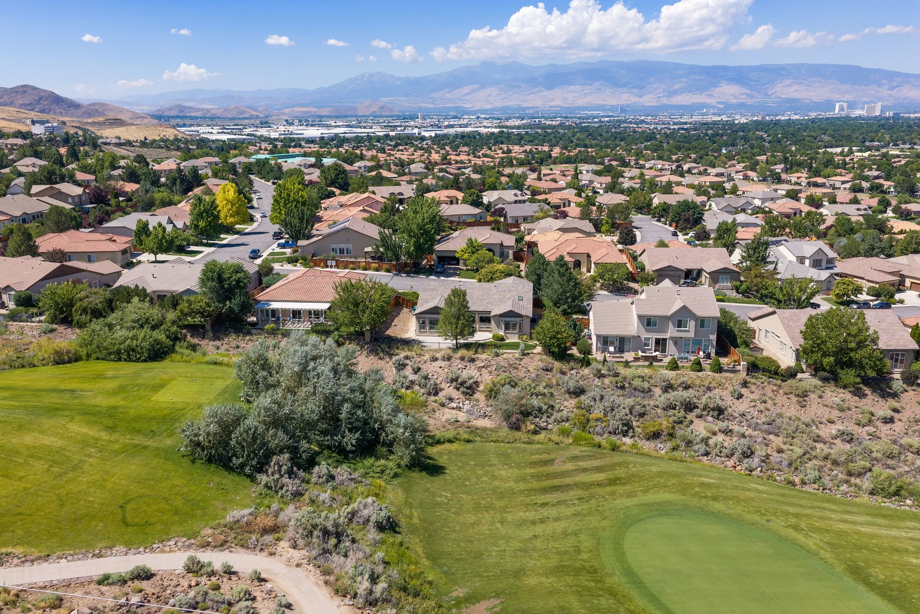  Peaceful Golf Course Living with Stunning Surroundings - 物件實景