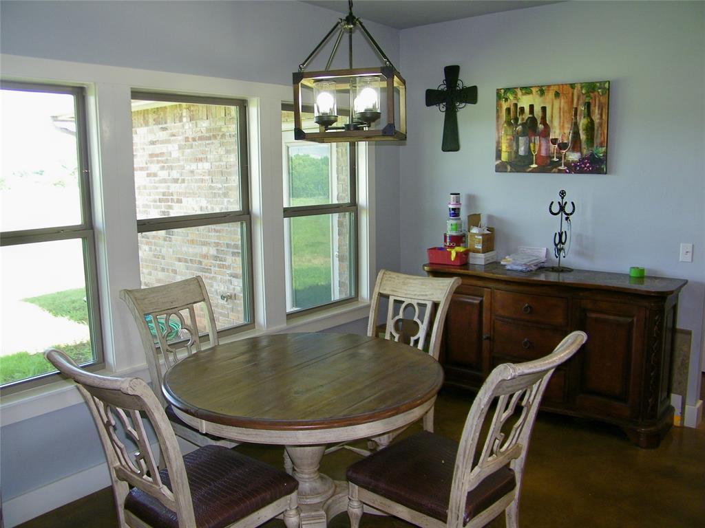 Kingfisher, Oklahoma, 73750, United States, 4 Bedrooms Bedrooms, ,3 BathroomsBathrooms,Residential,For Sale,2005459