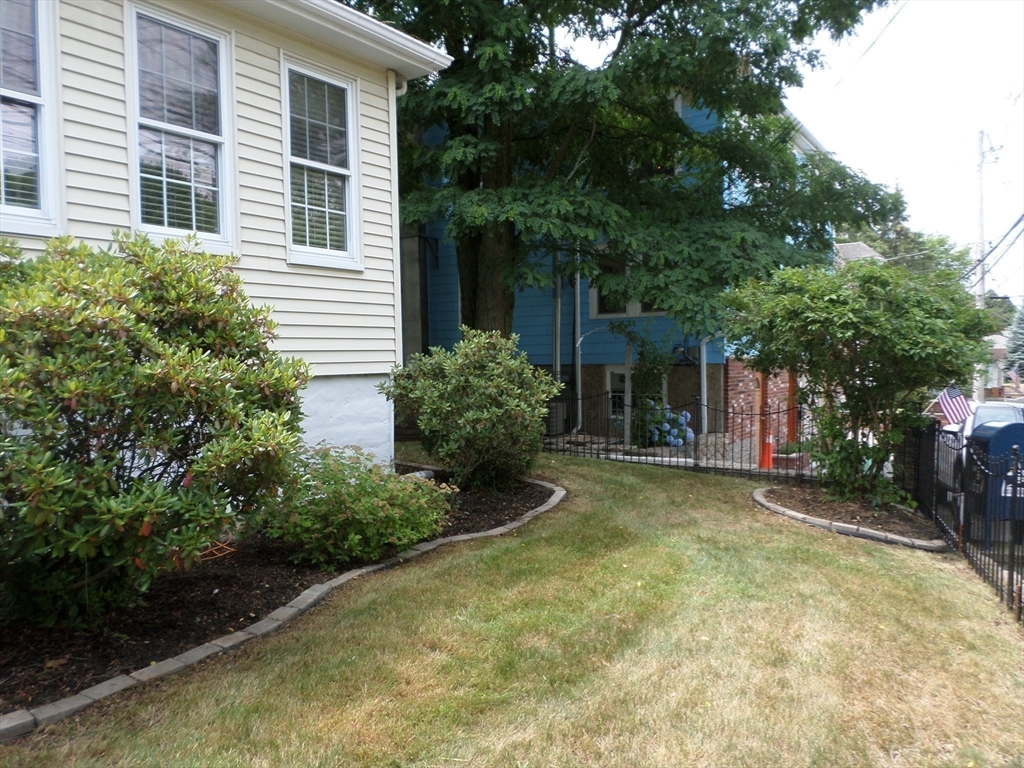 Peabody, Massachusetts, 01960, United States, 3 Bedrooms Bedrooms, ,1 BathroomBathrooms,Residential,For Sale,1924193