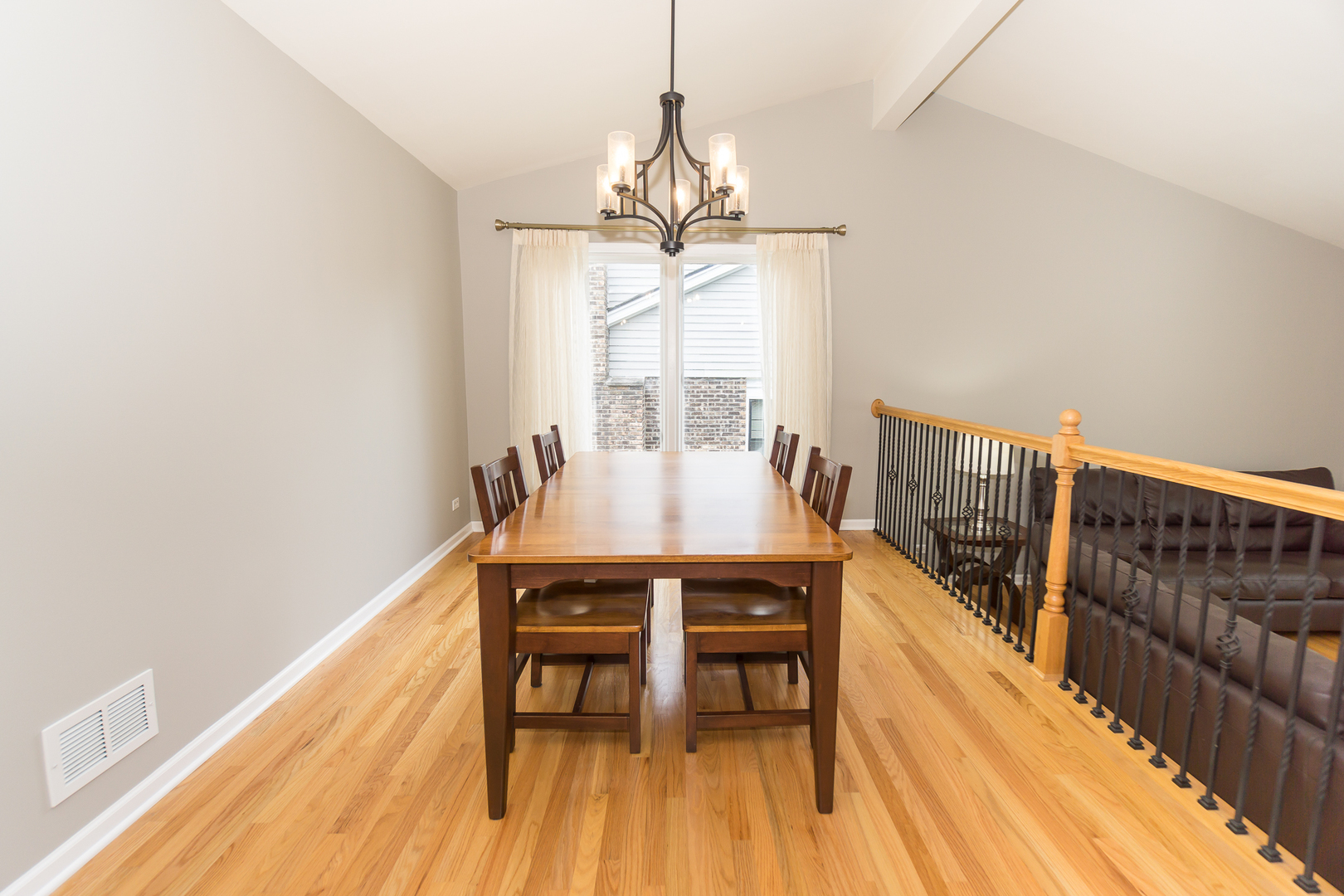 Arlington Heights, Illinois, 60005, United States, 5 Bedrooms Bedrooms, ,3 BathroomsBathrooms,Residential,For Sale,1921058