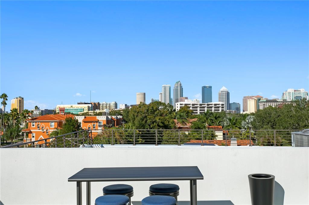 Tampa, Florida, 33606, United States, 4 Bedrooms Bedrooms, ,3 BathroomsBathrooms,Residential,For Sale,1998120