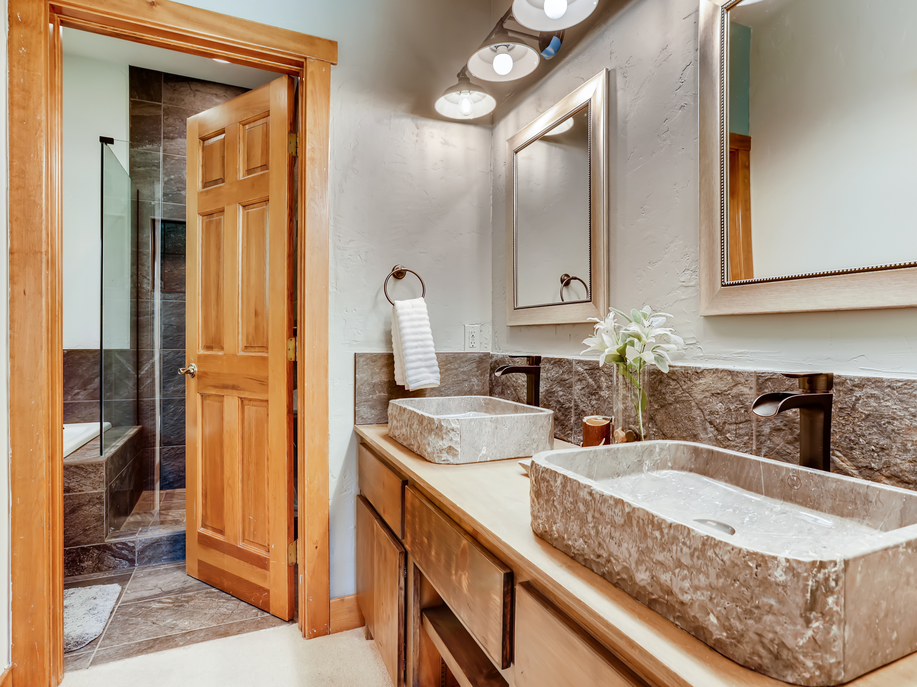 Edwards, Colorado, 81632, United States, 5 Bedrooms Bedrooms, ,5 BathroomsBathrooms,Residential,For Sale,1905665