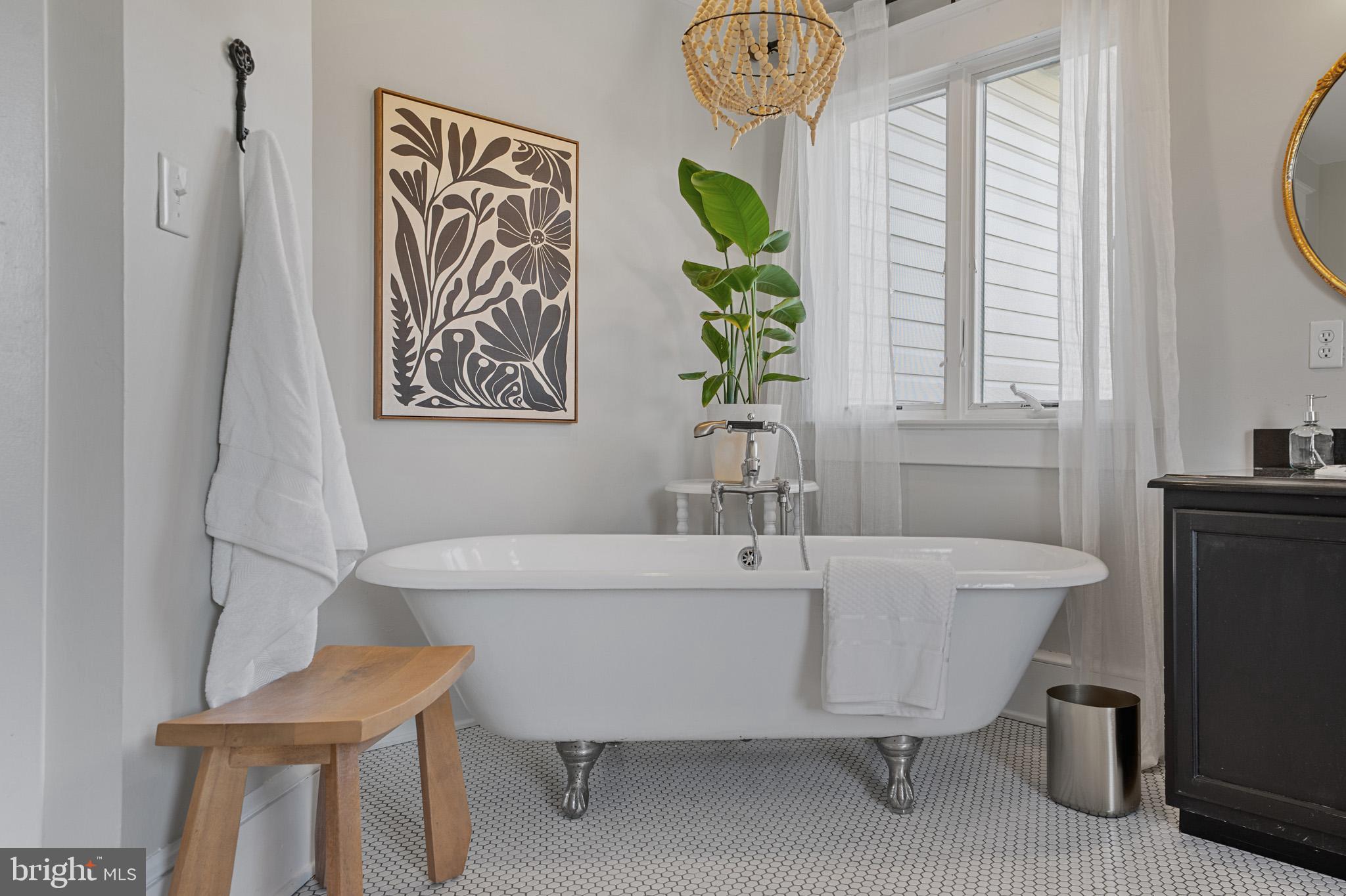 La Plata, Maryland, 20646, United States, 5 Bedrooms Bedrooms, ,4 BathroomsBathrooms,Residential,For Sale,1990245