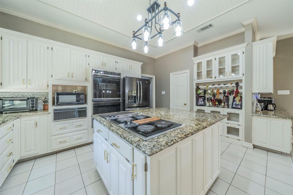 Arlington, Texas, 76013, United States, 4 Bedrooms Bedrooms, ,4 BathroomsBathrooms,Residential,For Sale,1978086