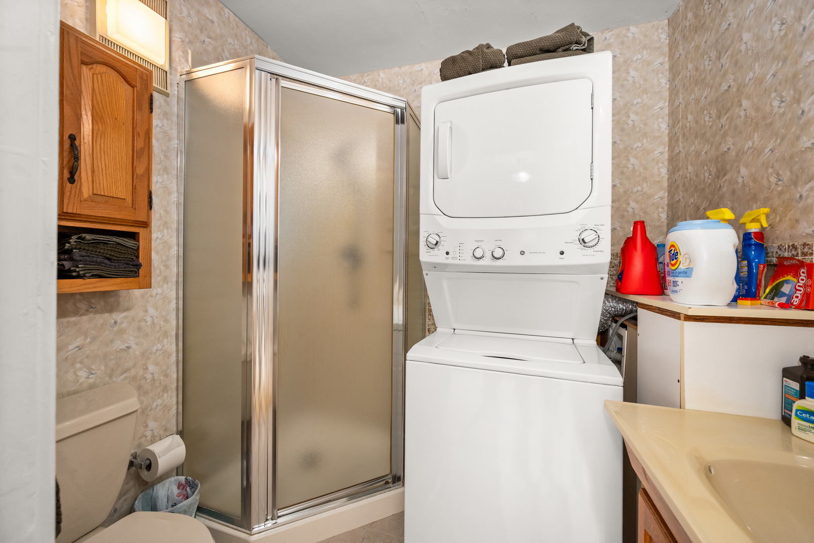 Sycamore, Illinois, 60178, United States, 4 Bedrooms Bedrooms, ,5 BathroomsBathrooms,Residential,For Sale,2001773