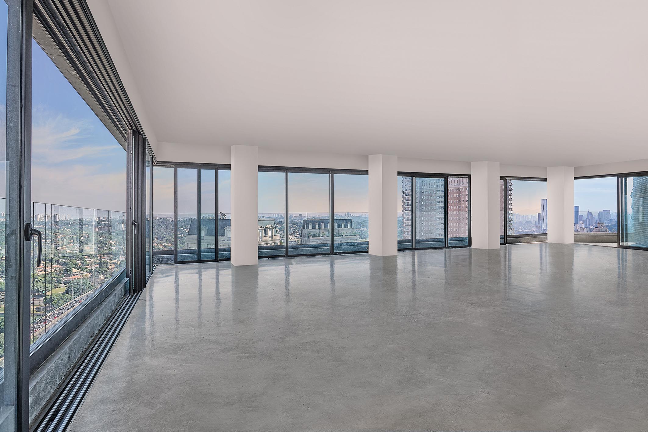 Apartment with park views in a coveted condominium with full amenities and speci