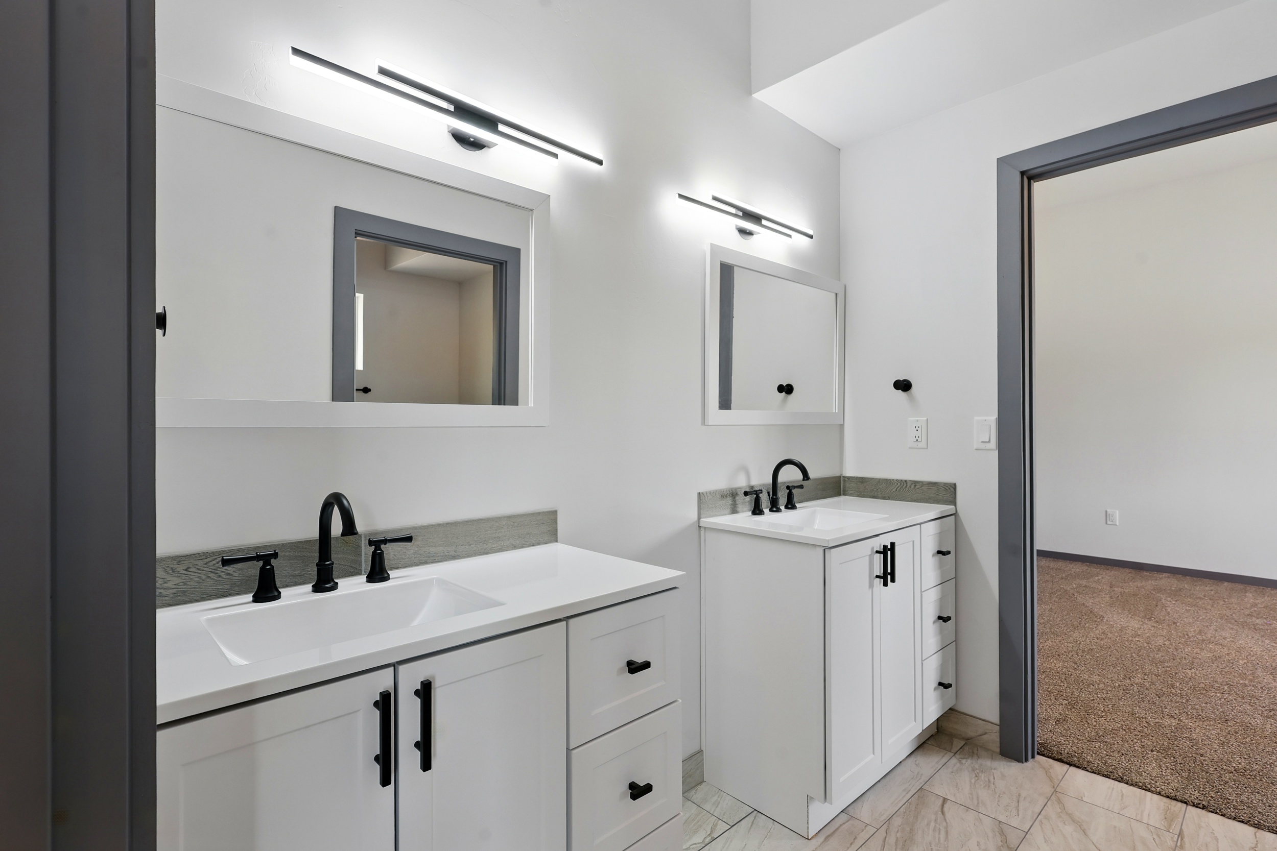 Los Lunas, New Mexico, 87031, United States, 4 Bedrooms Bedrooms, ,2 BathroomsBathrooms,Residential,For Sale,1943131