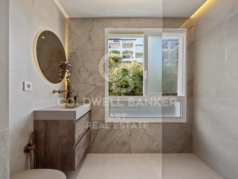 Benahavís, Andalusia, ES, 3 Bedrooms Bedrooms, ,3 BathroomsBathrooms,Residential,For Sale,1793409
