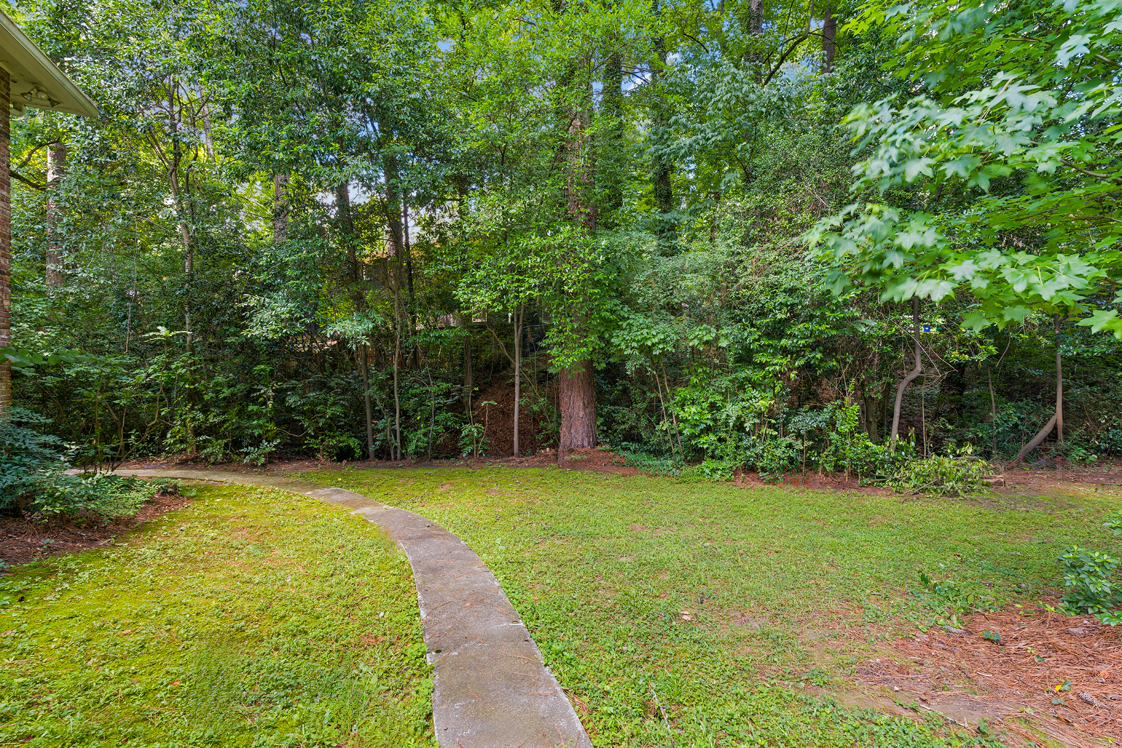  Ranch-style Home in an Outstanding Location and with Great Long-term Potential - 物件實景