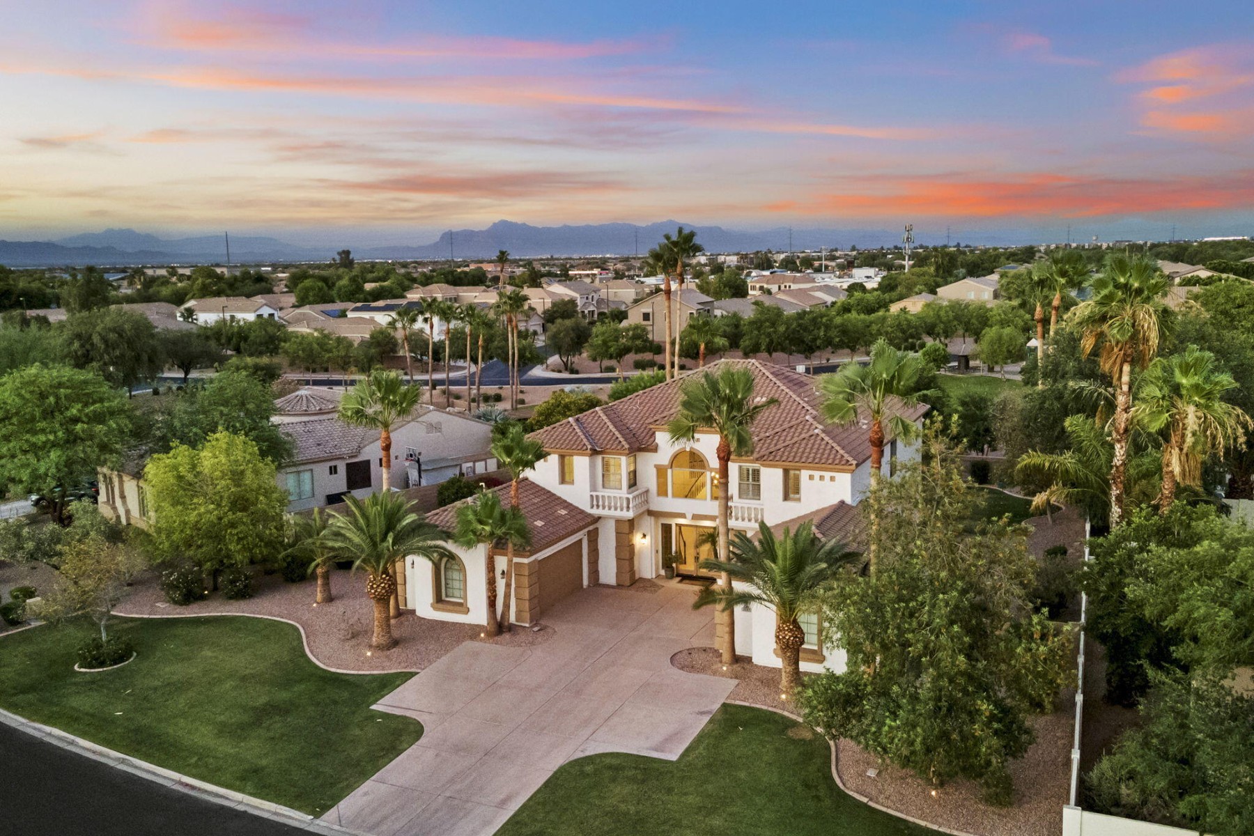  2517 S Constellation Way  Gilbert, AZ - 物件實景