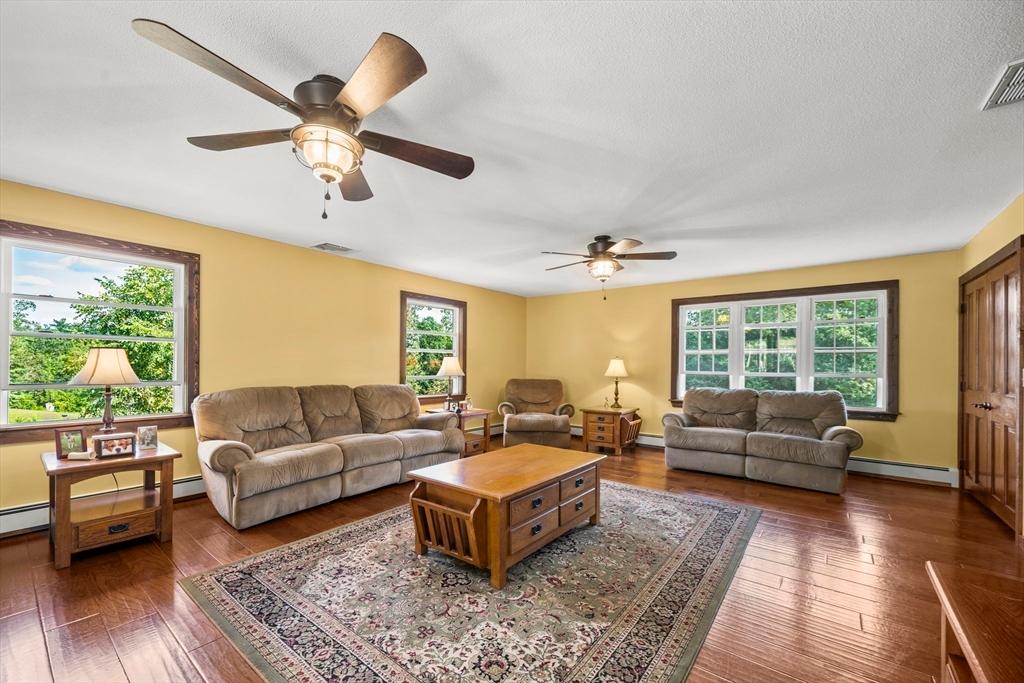 Ludlow, Massachusetts, 01056, United States, 3 Bedrooms Bedrooms, ,2 BathroomsBathrooms,Residential,For Sale,1974987