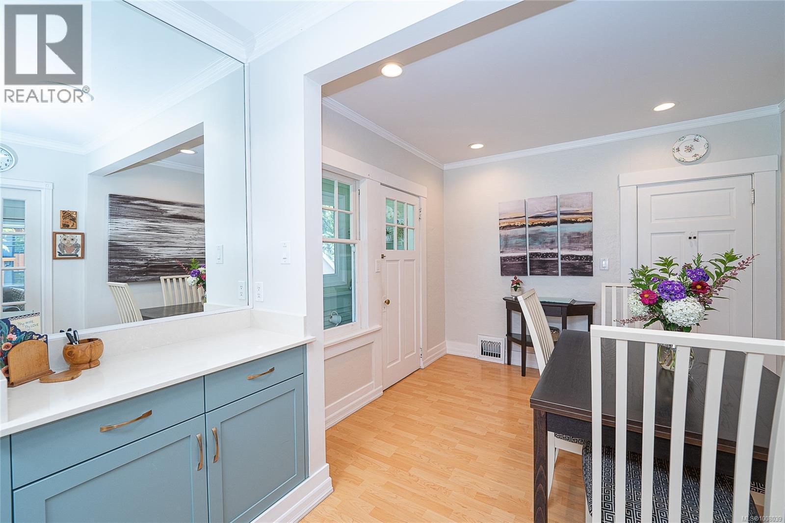 SAANICH, British Columbia, V8Z 3T7, CA, 2 Bedrooms Bedrooms, ,2 BathroomsBathrooms,Residential,For Sale,1948861