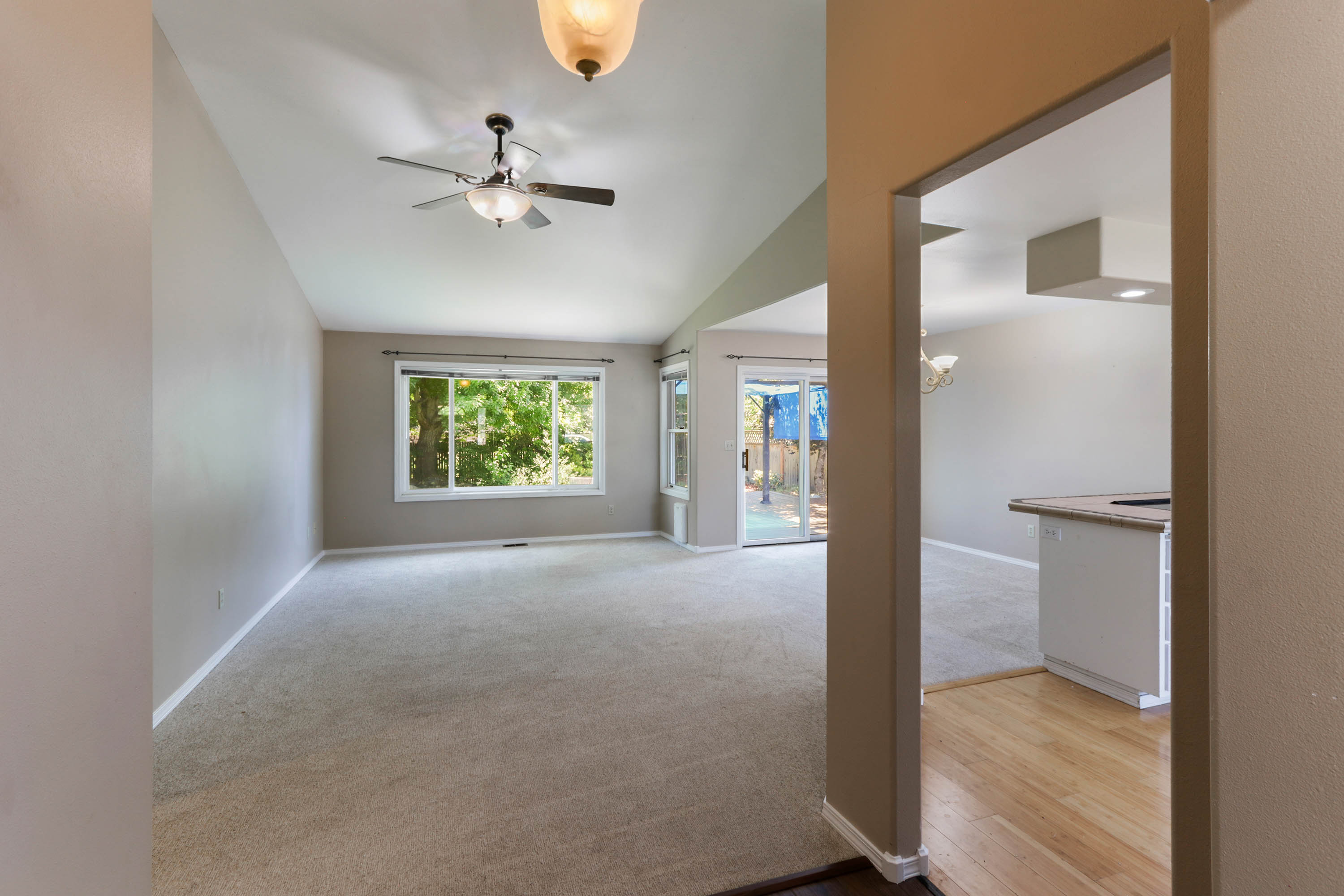 Sandpoint, Idaho, 83864, United States, 3 Bedrooms Bedrooms, ,2 BathroomsBathrooms,Residential,For Sale,2005363