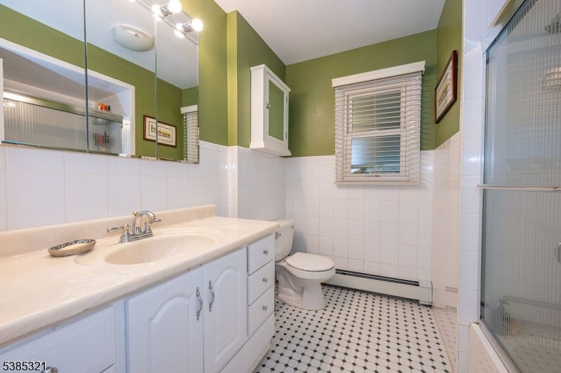 Paterson City, New Jersey, 07502, United States, 3 Bedrooms Bedrooms, ,3 BathroomsBathrooms,Residential,For Sale,1981357