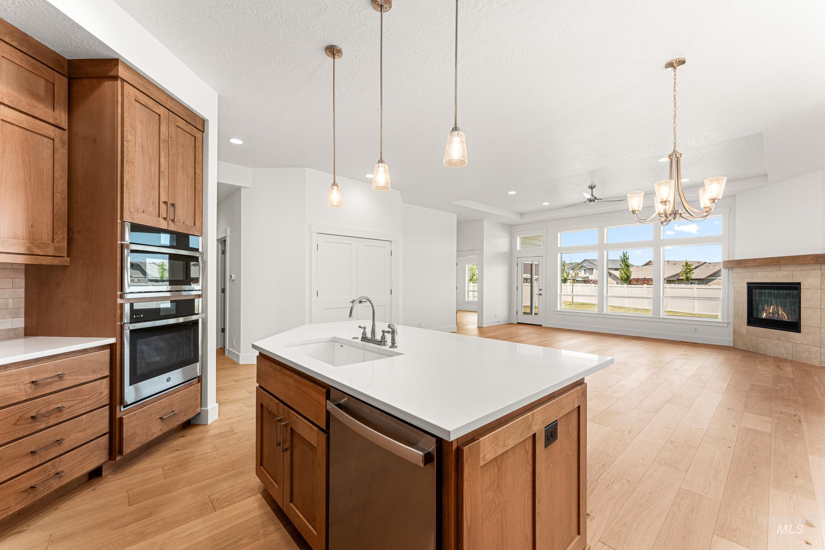 Boise, Idaho, 83716, United States, 3 Bedrooms Bedrooms, ,Residential,For Sale,1927423