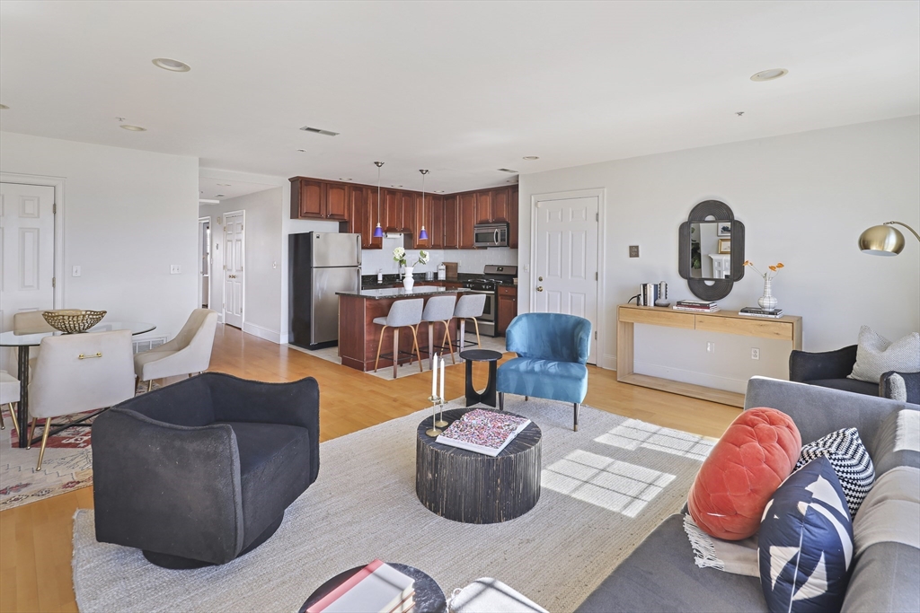 Boston, Massachusetts, 02127, United States, 2 Bedrooms Bedrooms, ,2 BathroomsBathrooms,Residential,For Sale,1940923