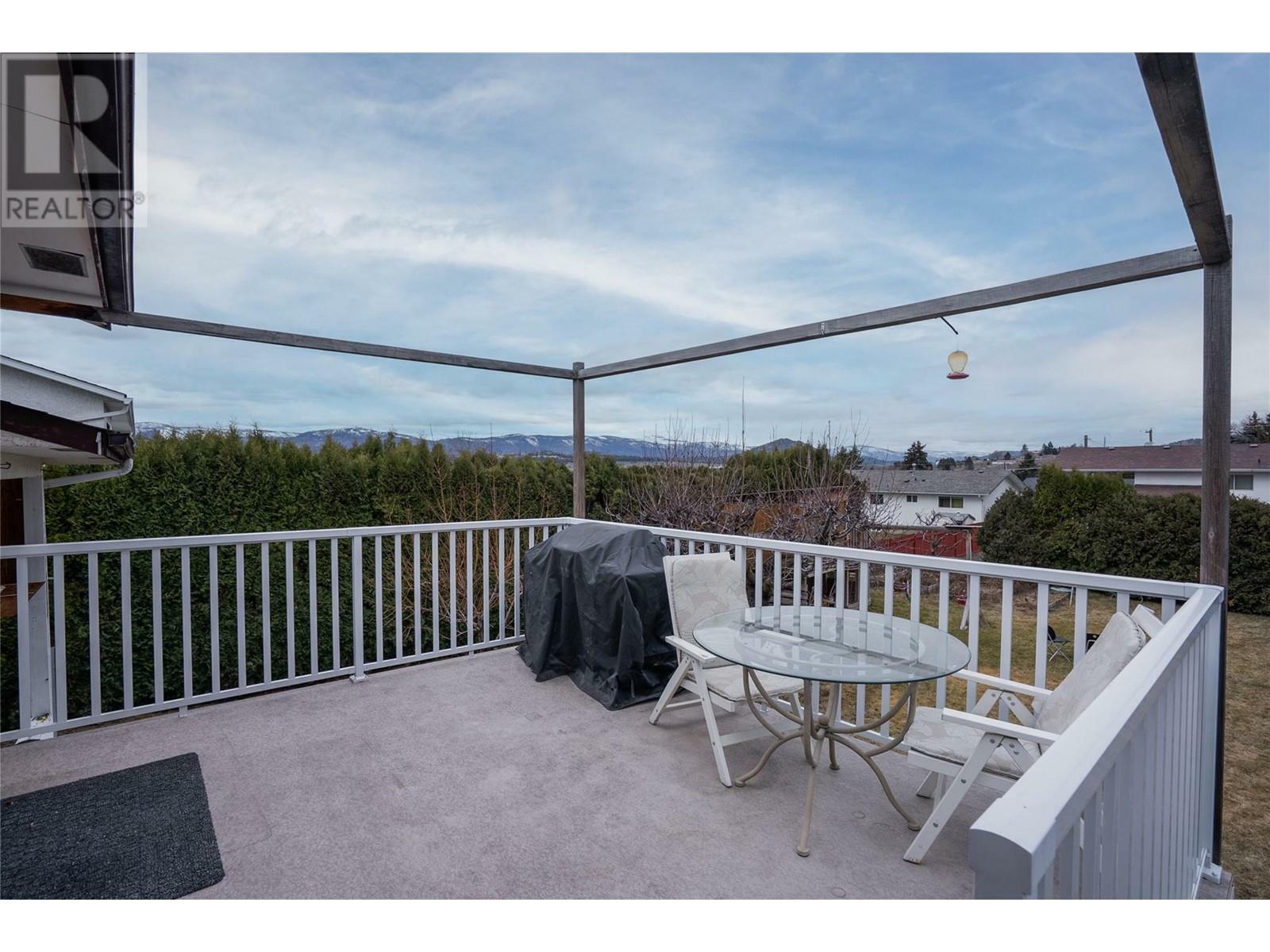 KELOWNA, British Columbia, V1X 6M4, CA, 3 Bedrooms Bedrooms, ,2 BathroomsBathrooms,Residential,For Sale,1836939