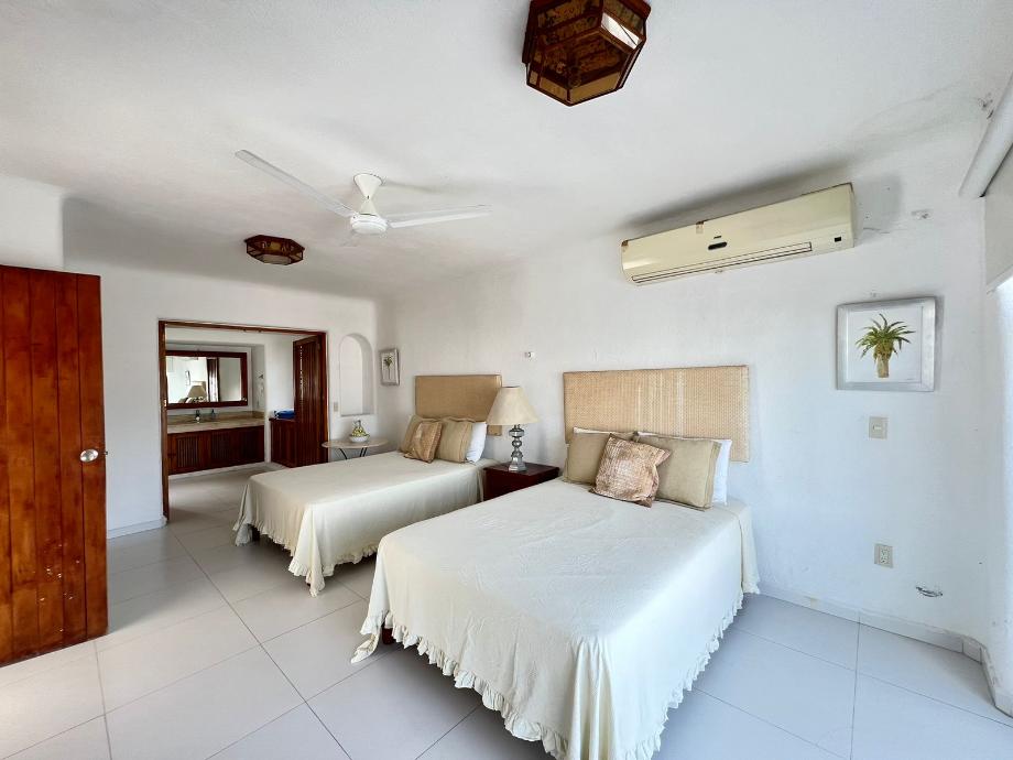 Calle de los riscos, Manzanillo, Colima, 28867, Mexico, 3 Bedrooms Bedrooms, ,3 BathroomsBathrooms,Residential,For Sale,Calle de los riscos,1416641