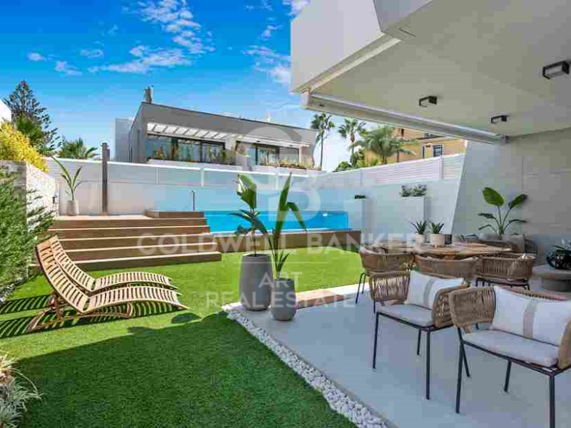 Marbella, Andalusia, ES, 5 Bedrooms Bedrooms, ,4 BathroomsBathrooms,Residential,For Sale,1795134