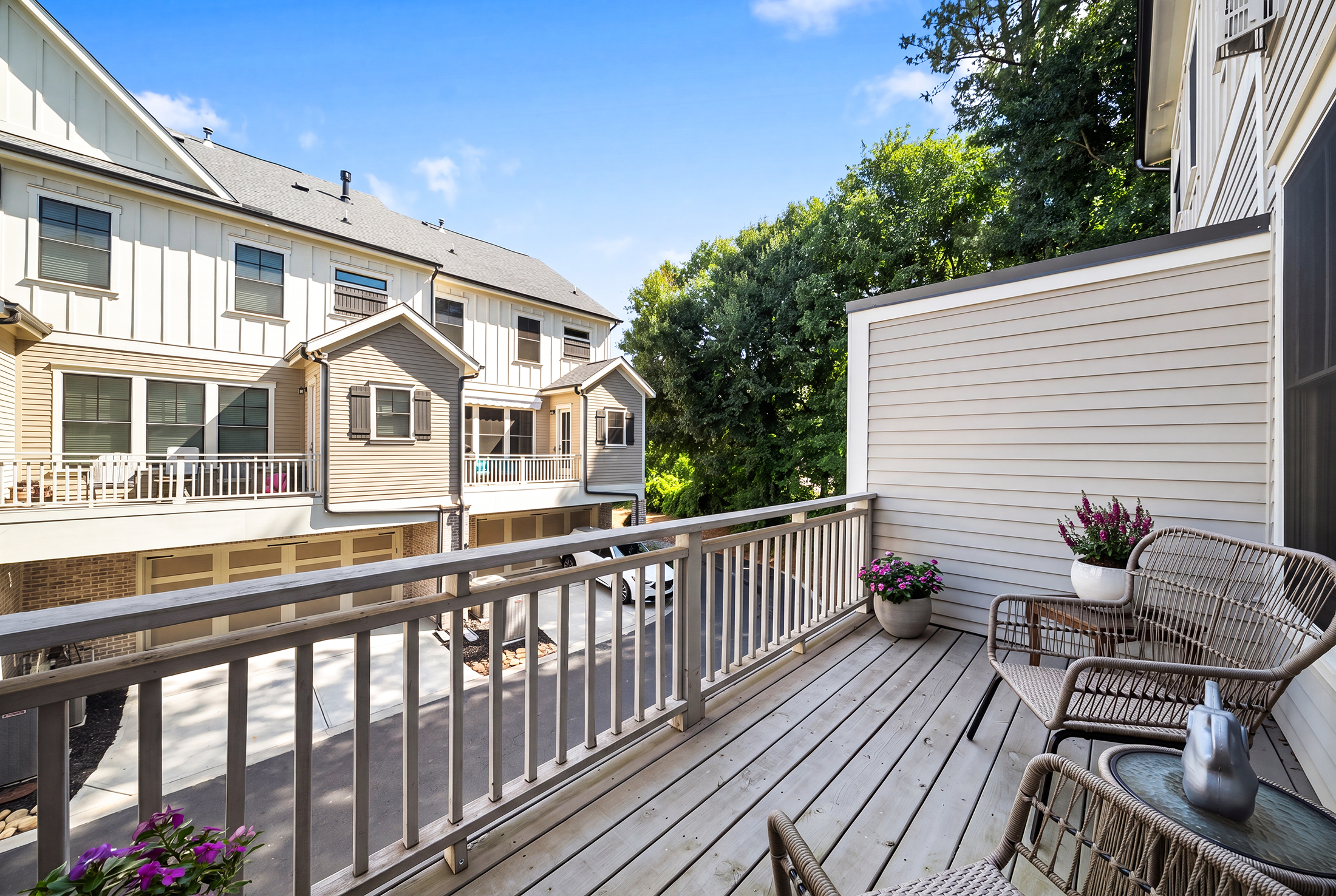  Beautifully Appointed Three-story Townhome - 物件實景