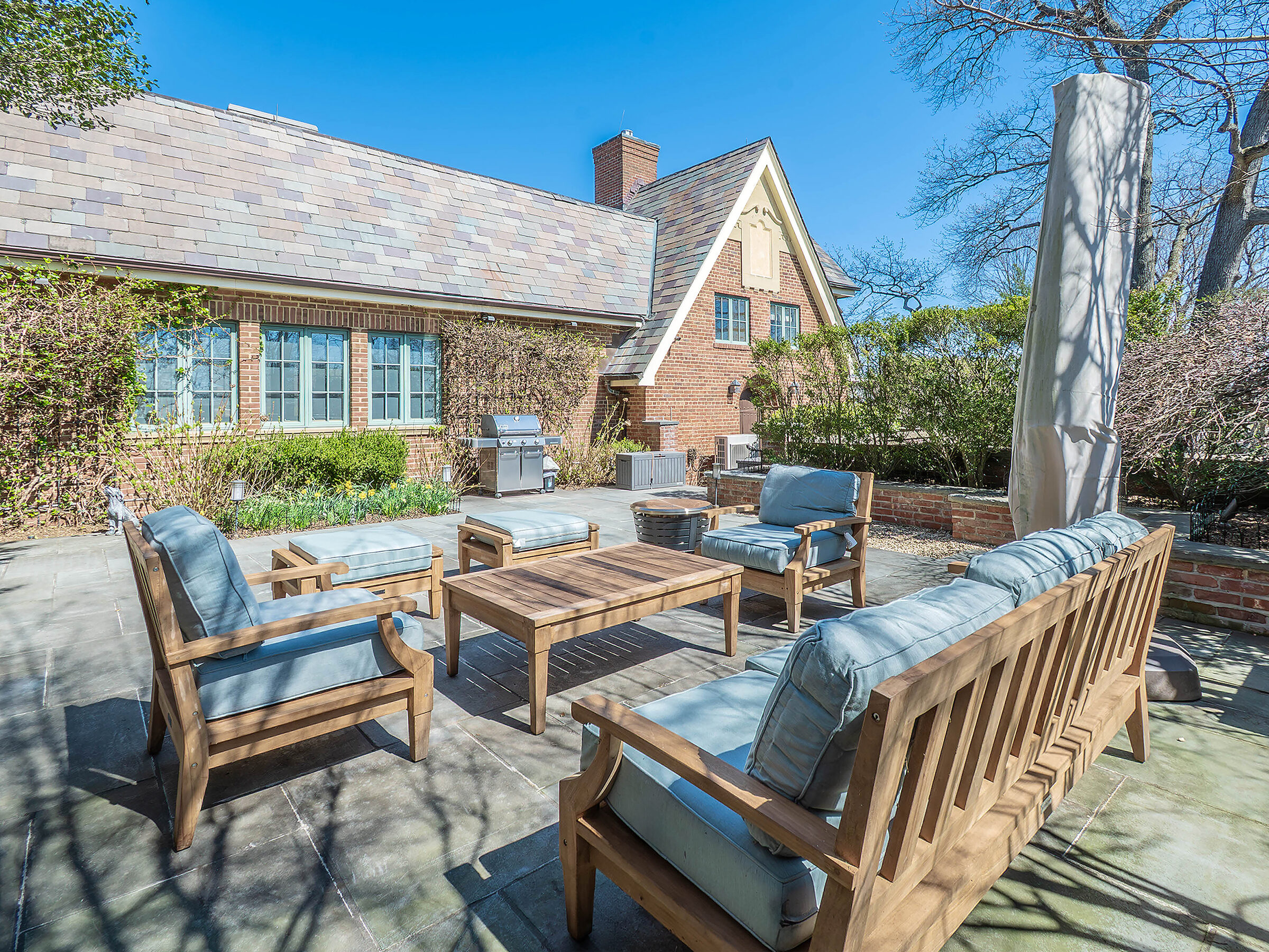  155 Estate Court, Roslyn Heights, NY, 11577 - 物件實景