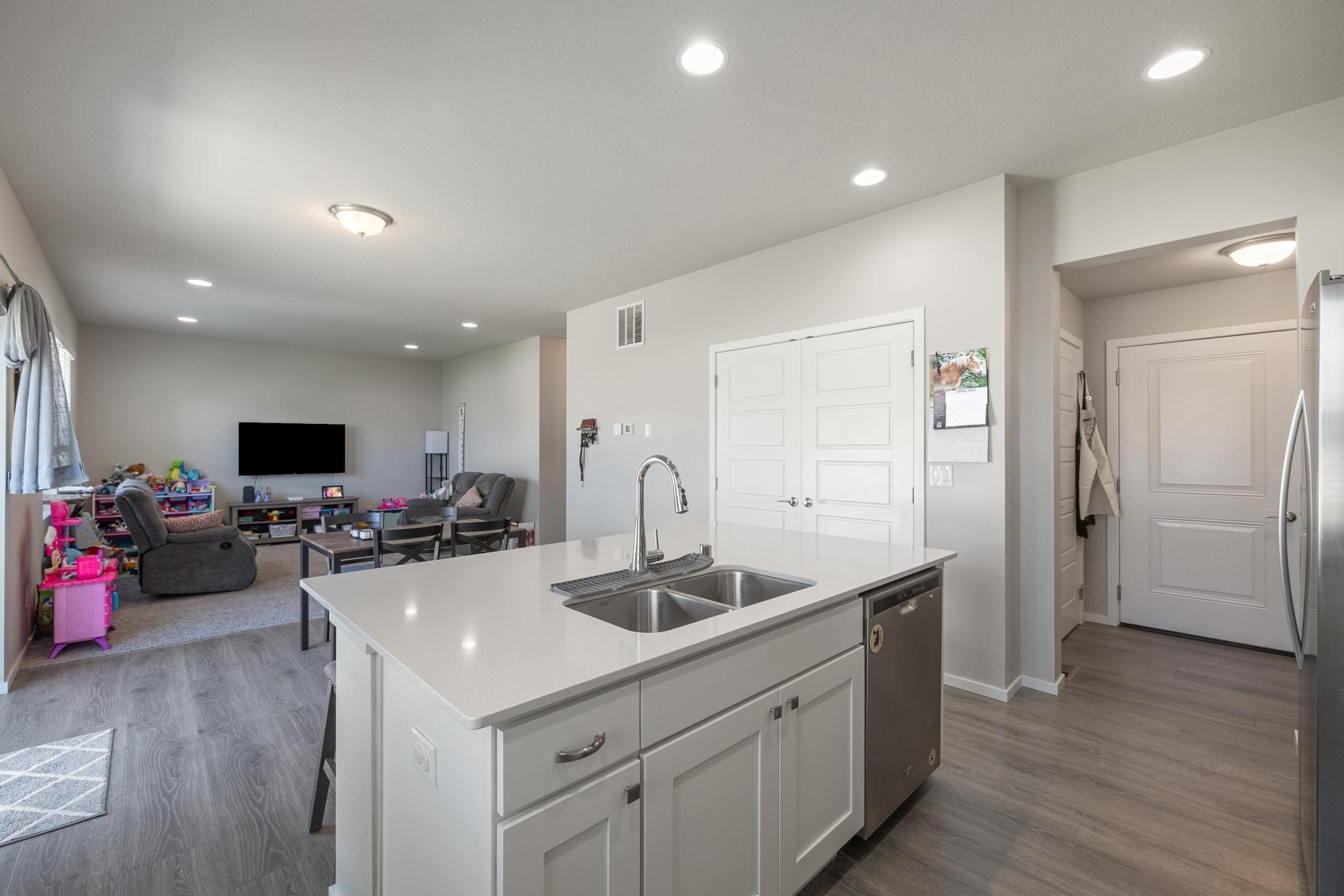 Spokane Valley, Washington, 99037, United States, 4 Bedrooms Bedrooms, ,3 BathroomsBathrooms,Residential,For Sale,1786142
